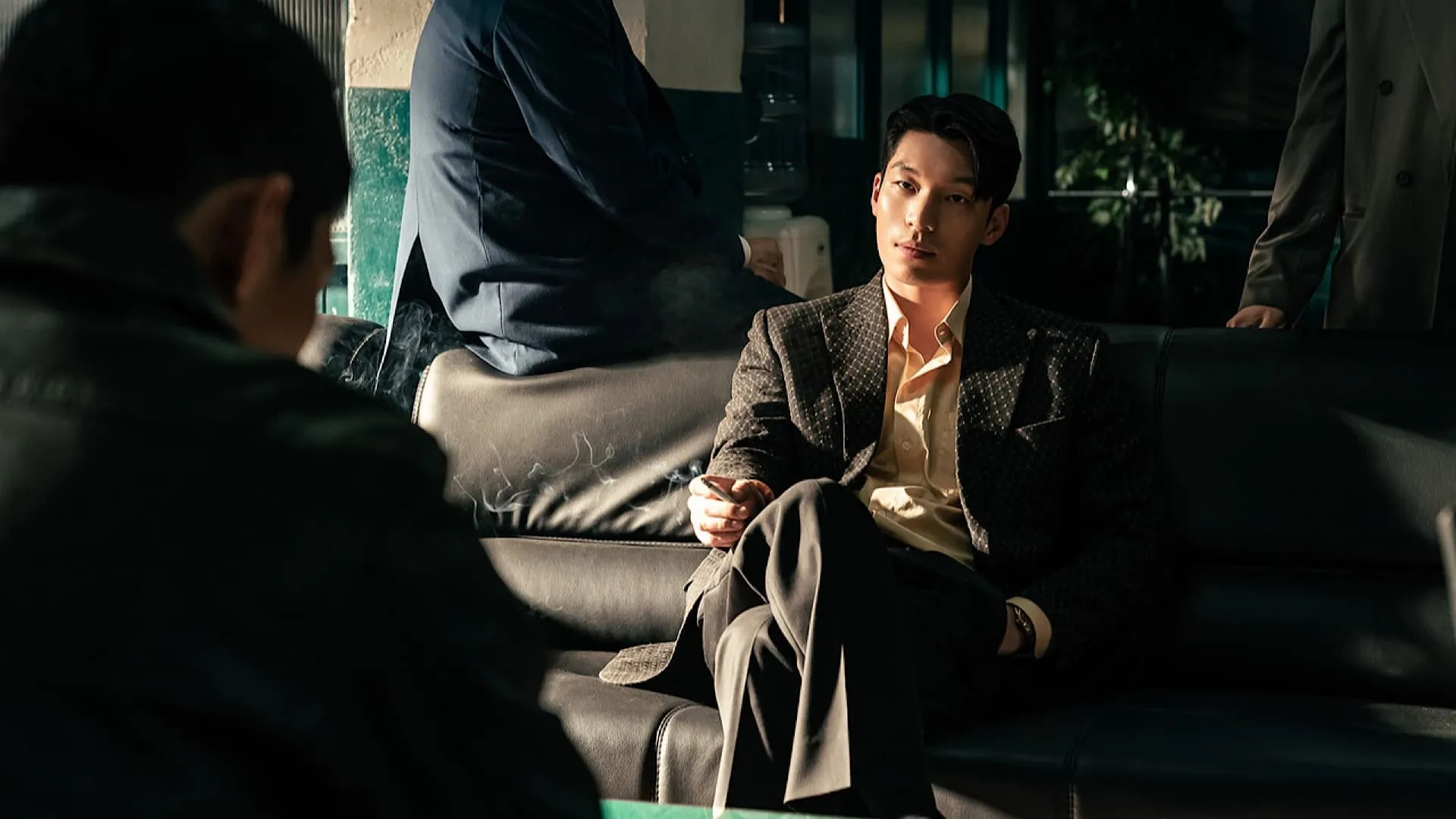 Deze gangsterserie met Squid Game-acteur Wi Ha-joon is een verborgen parel op Disney+