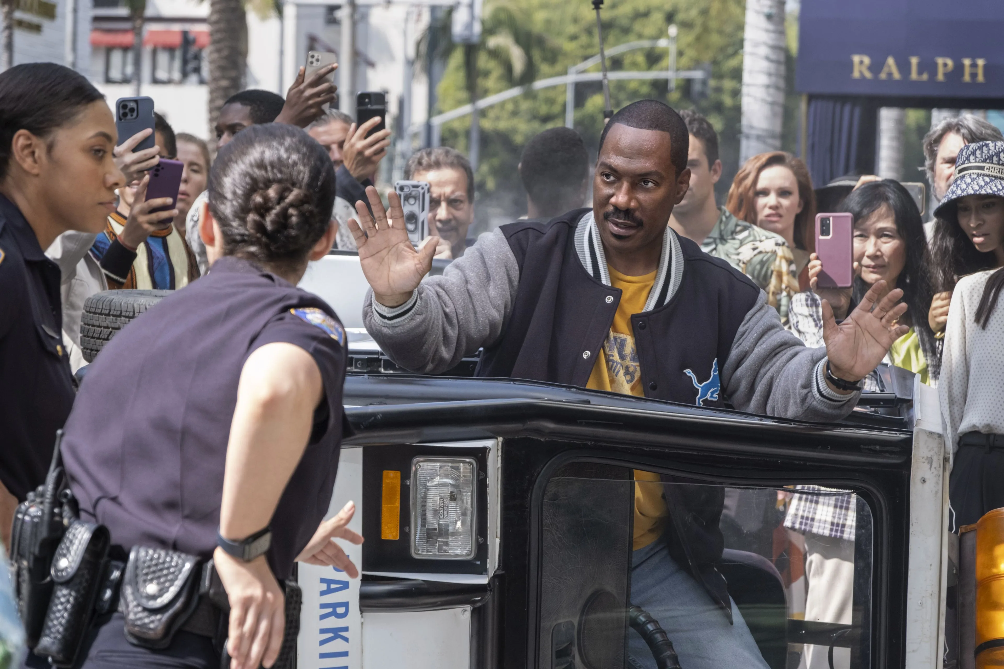 Eddie Murphy schittert als Axel Foley in de officiële trailer van 'Beverly Hills Cop: Axel F'