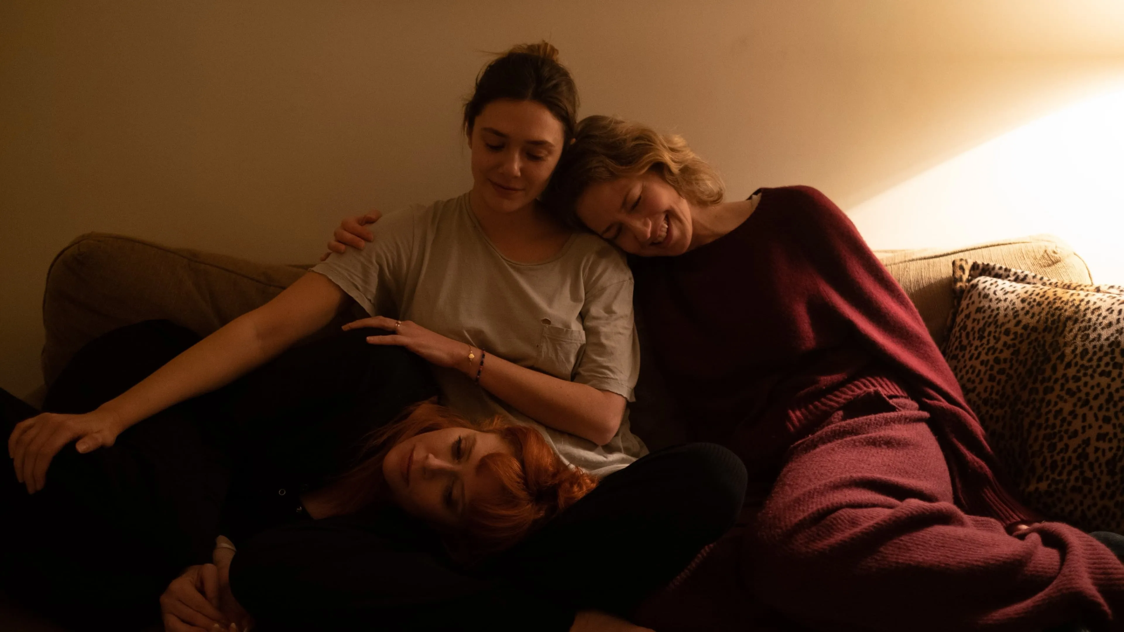 Netflix deelt eerste trailer van nieuwe dramafilm met Carrie Coon, Natasha Lyonne en Elizabeth Olsen