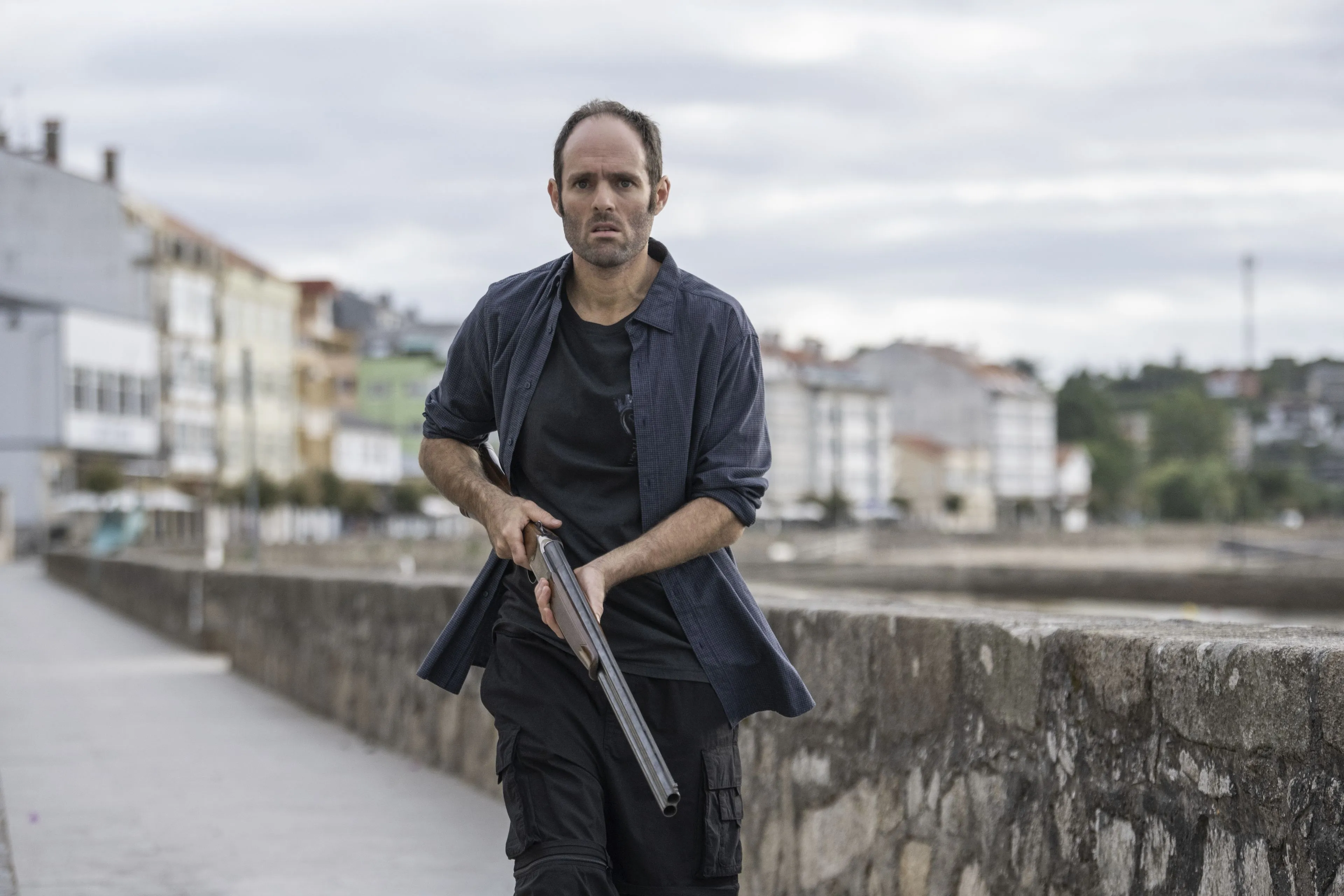 Nieuwe Spaanse misdaadserie van '30 Coins'-regisseur nu te zien op Netflix