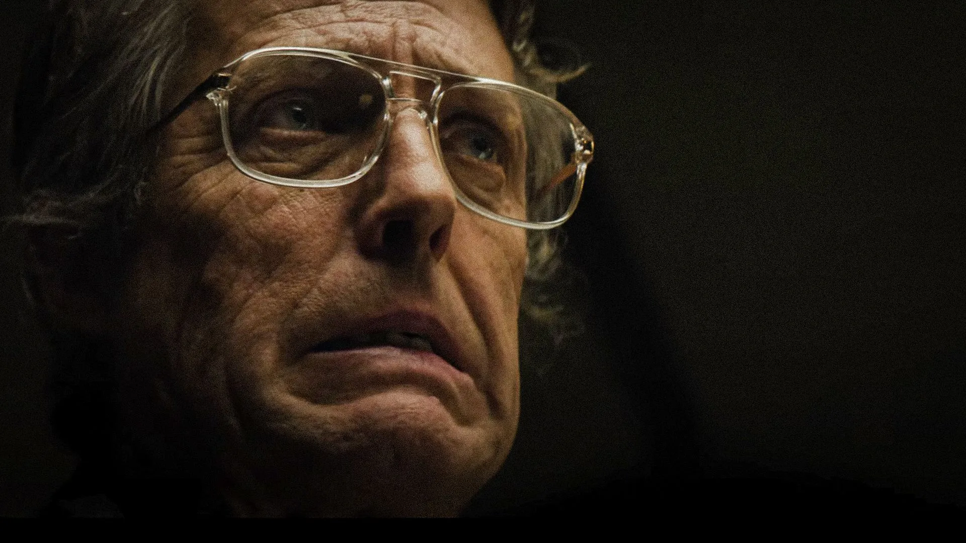 Hugh Grant is een knettergestoorde psychopaat in de eerste trailer van A24-horrorfilm: 'Heretic'