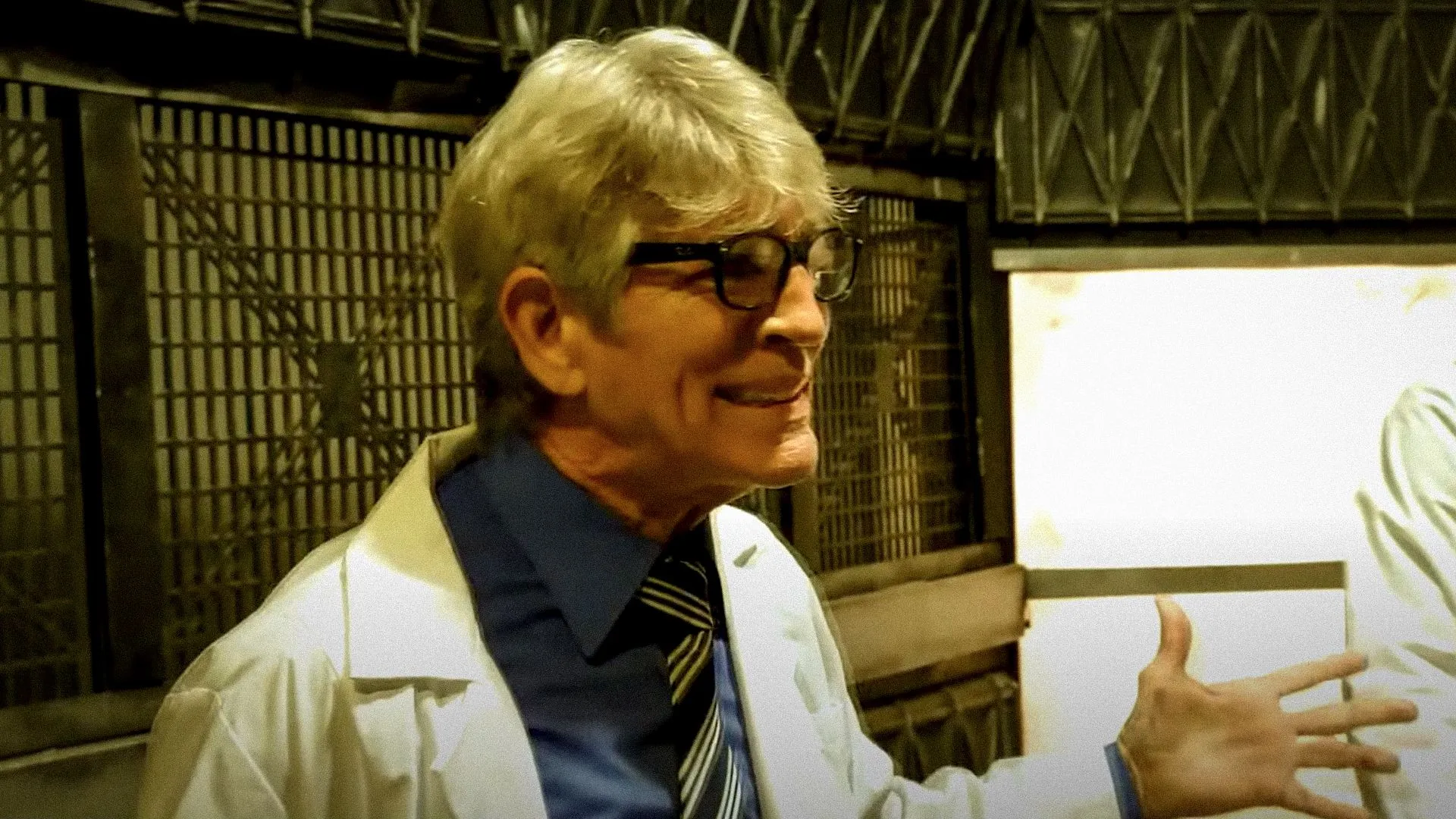 Militair experiment gaat compleet fout in de nieuwe knotsgekke haaienfilm 'Space Sharks'