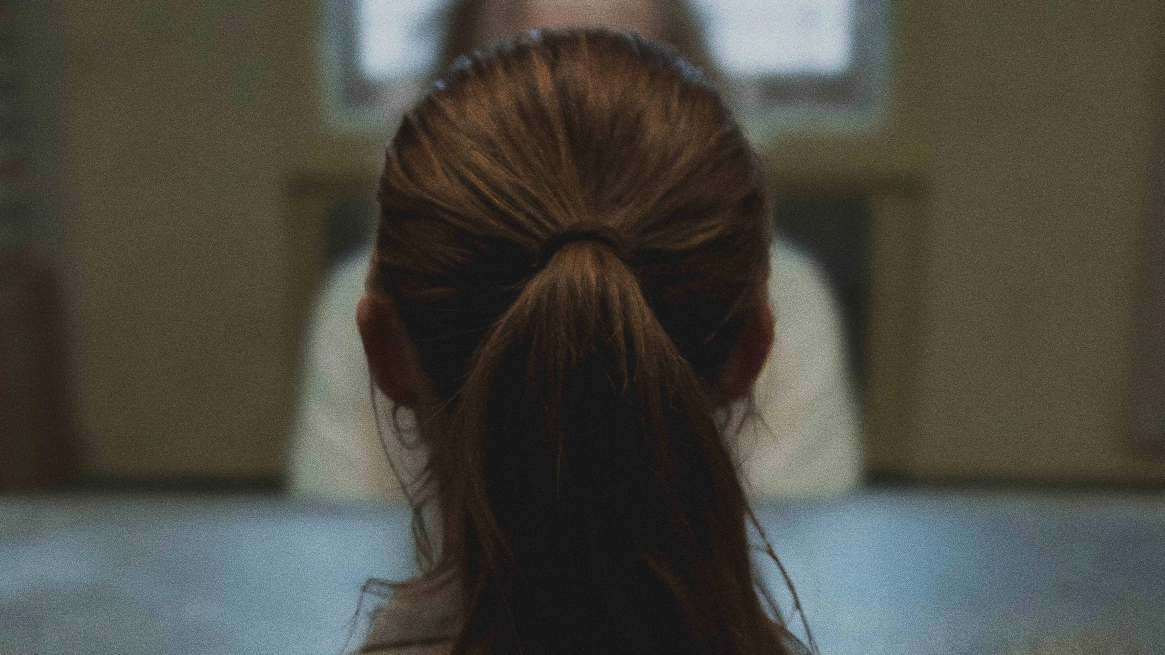 Recensie: 'Longlegs' - Creepy, unheimlich en Nicolas Cage zoals je hem nog nooit gezien hebt