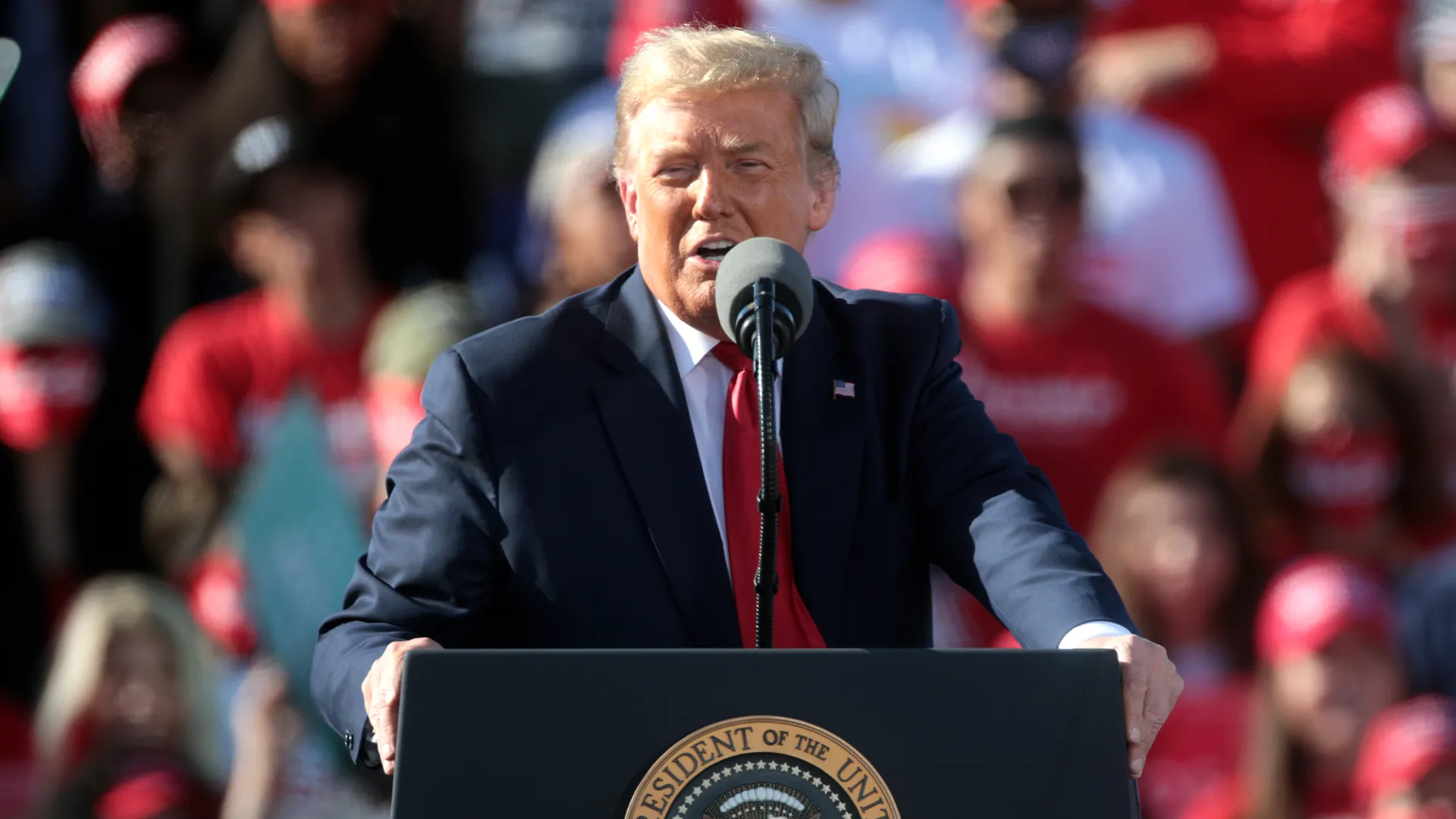 Filmwereld reageert op mislukte moordaanslag Donald Trump: "Hij is kogels aan het spuwen!"