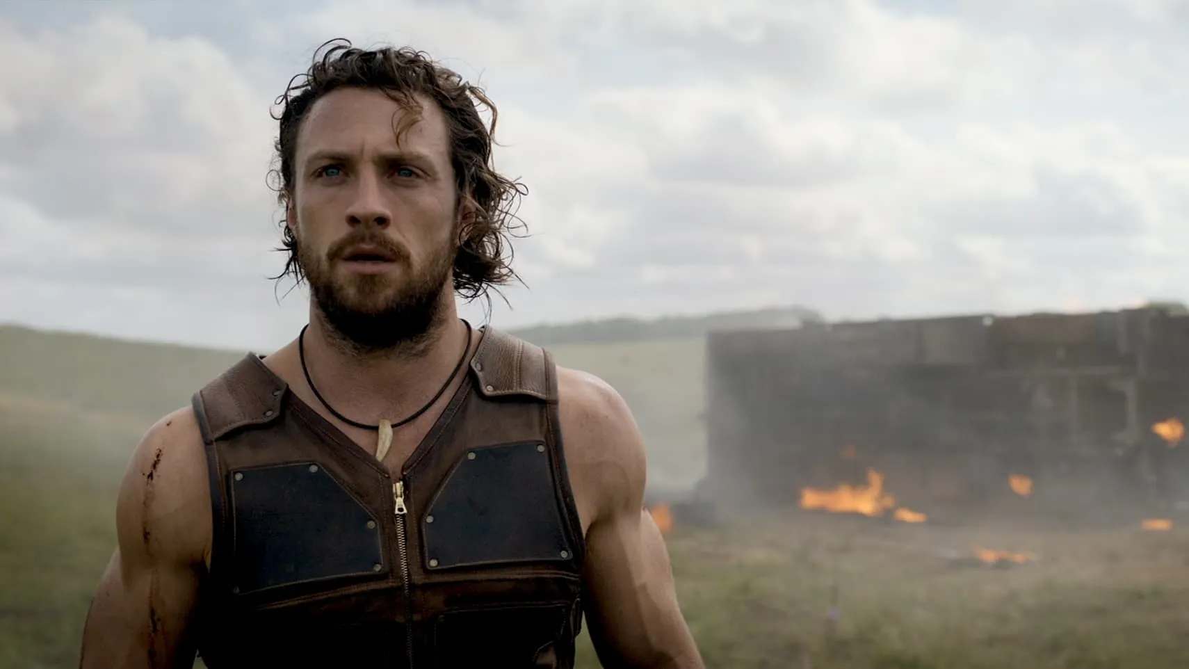Aaron Taylor-Johnson gaat de strijd aan met Rhino in de trailer van 'Kraven the Hunter'