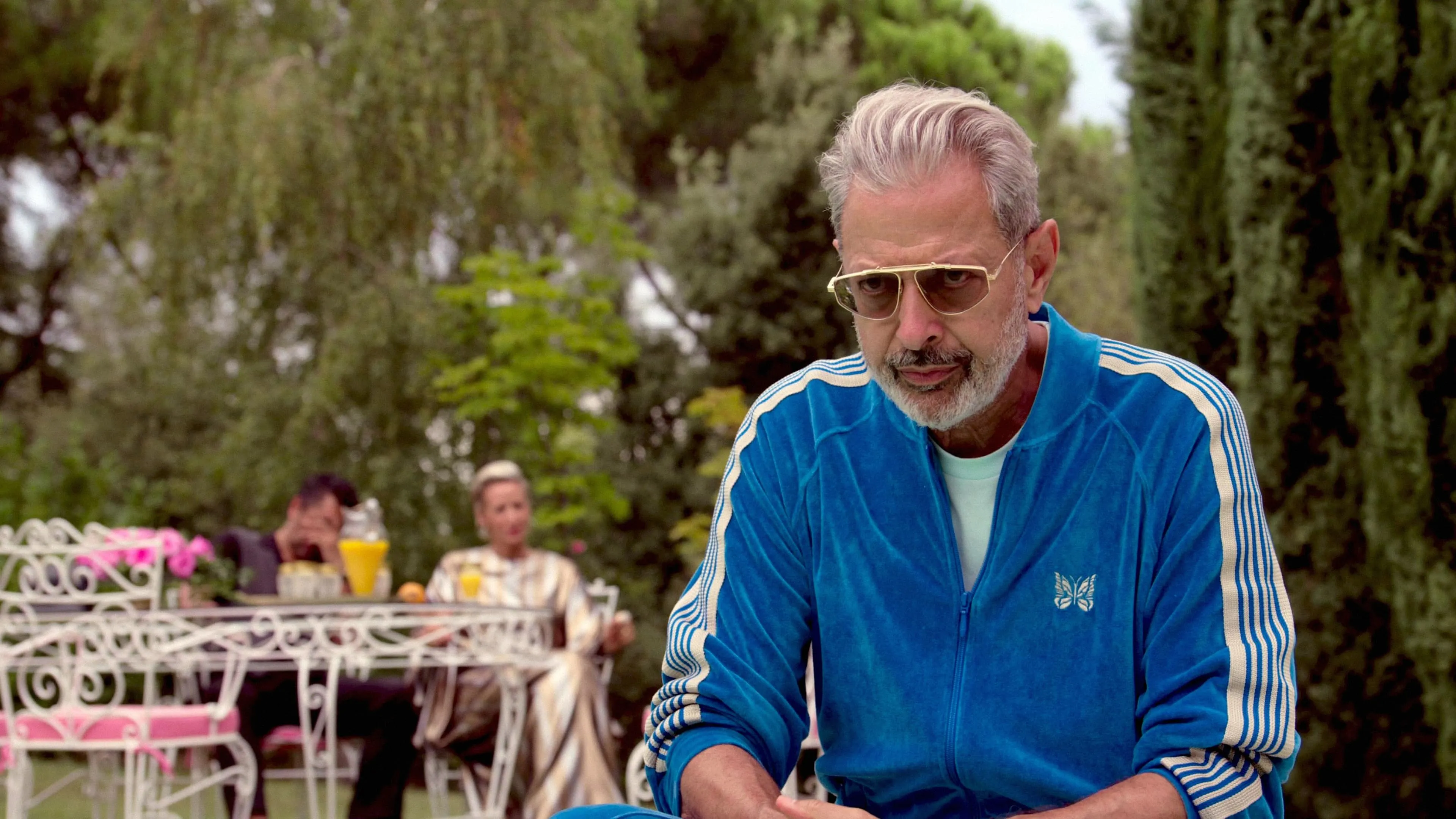 Netflix trekt al na één seizoen de stekker uit dramaserie  'KAOS' met Jeff Goldblum