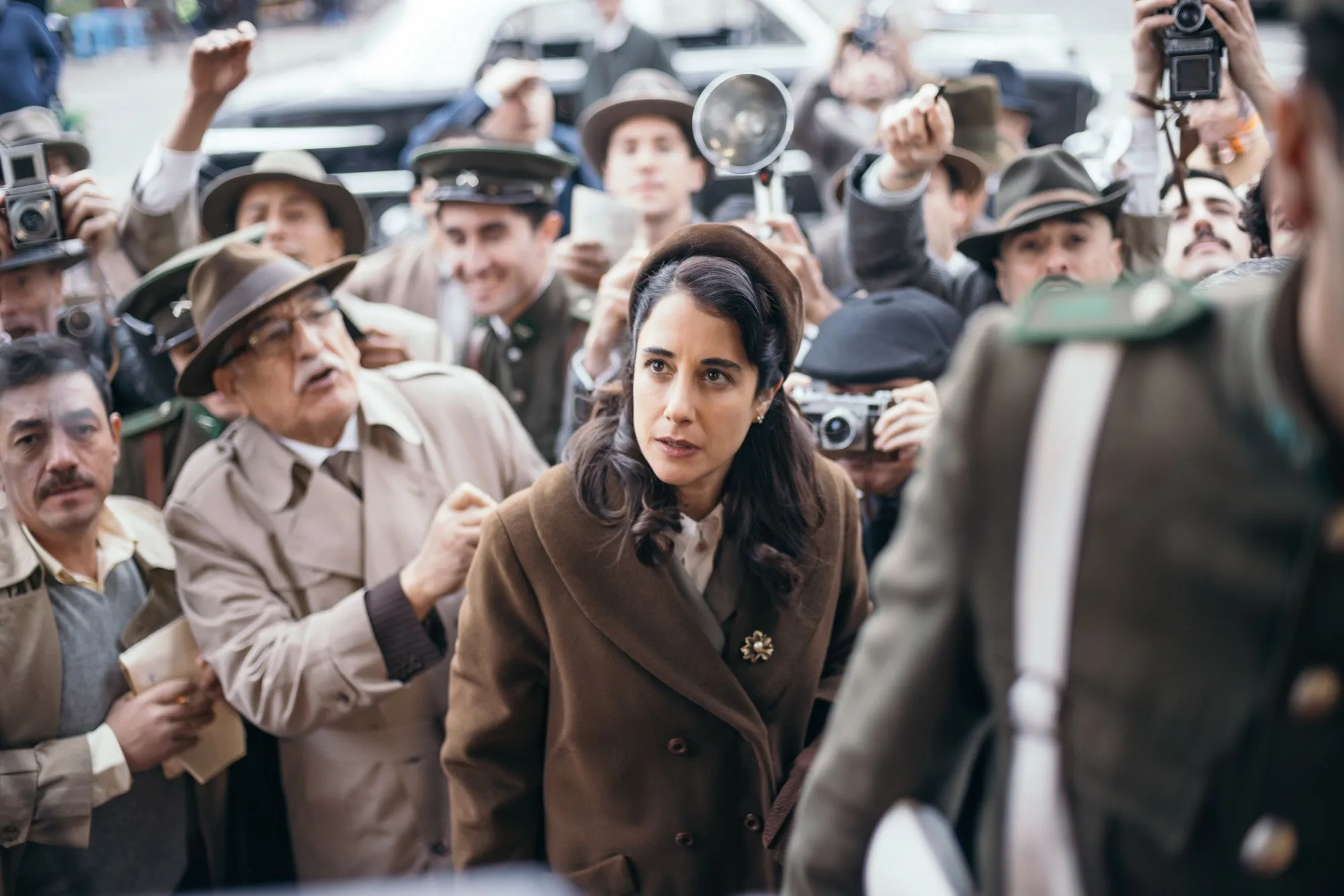 Recensie: 'In Her Place' - Een dromerige thriller in het Santiago van de jaren vijftig