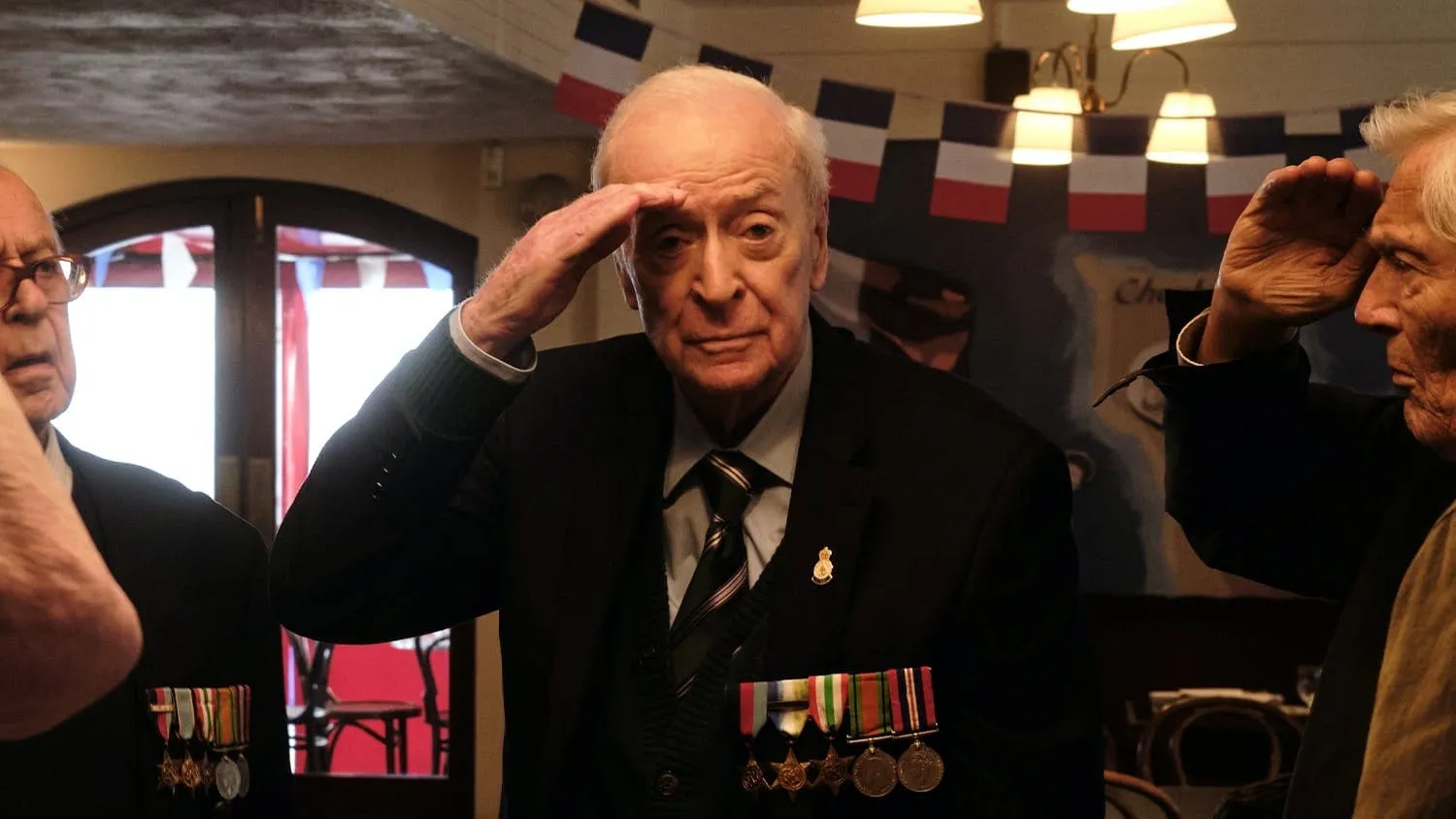 Hartverwarmende dramafilm met Michael Caine als D-Day-veteraan komt binnenkort naar Netflix