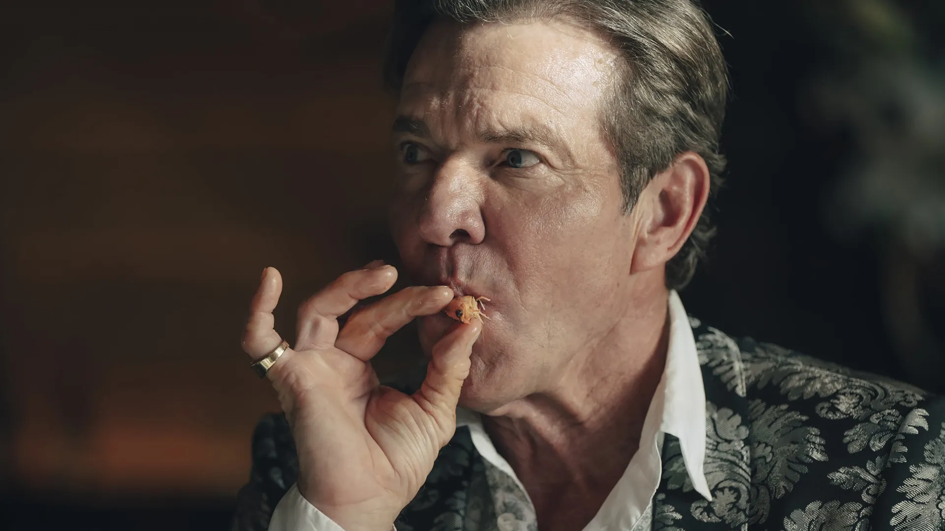 SkyShowtime kondigt serie aan over de 'Happy Face Killer' met Dennis Quaid en Annaleigh Ashford