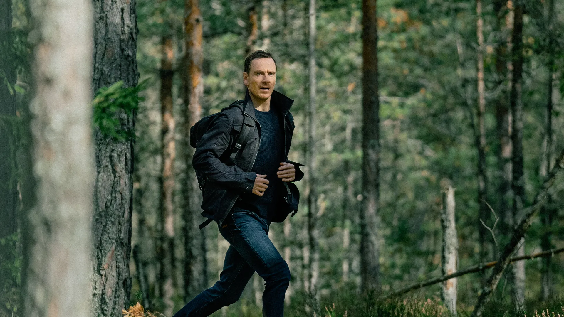 SkyShowtime deelt de officiële trailer van 'The Agency' met Michael Fassbender en Richard Gere