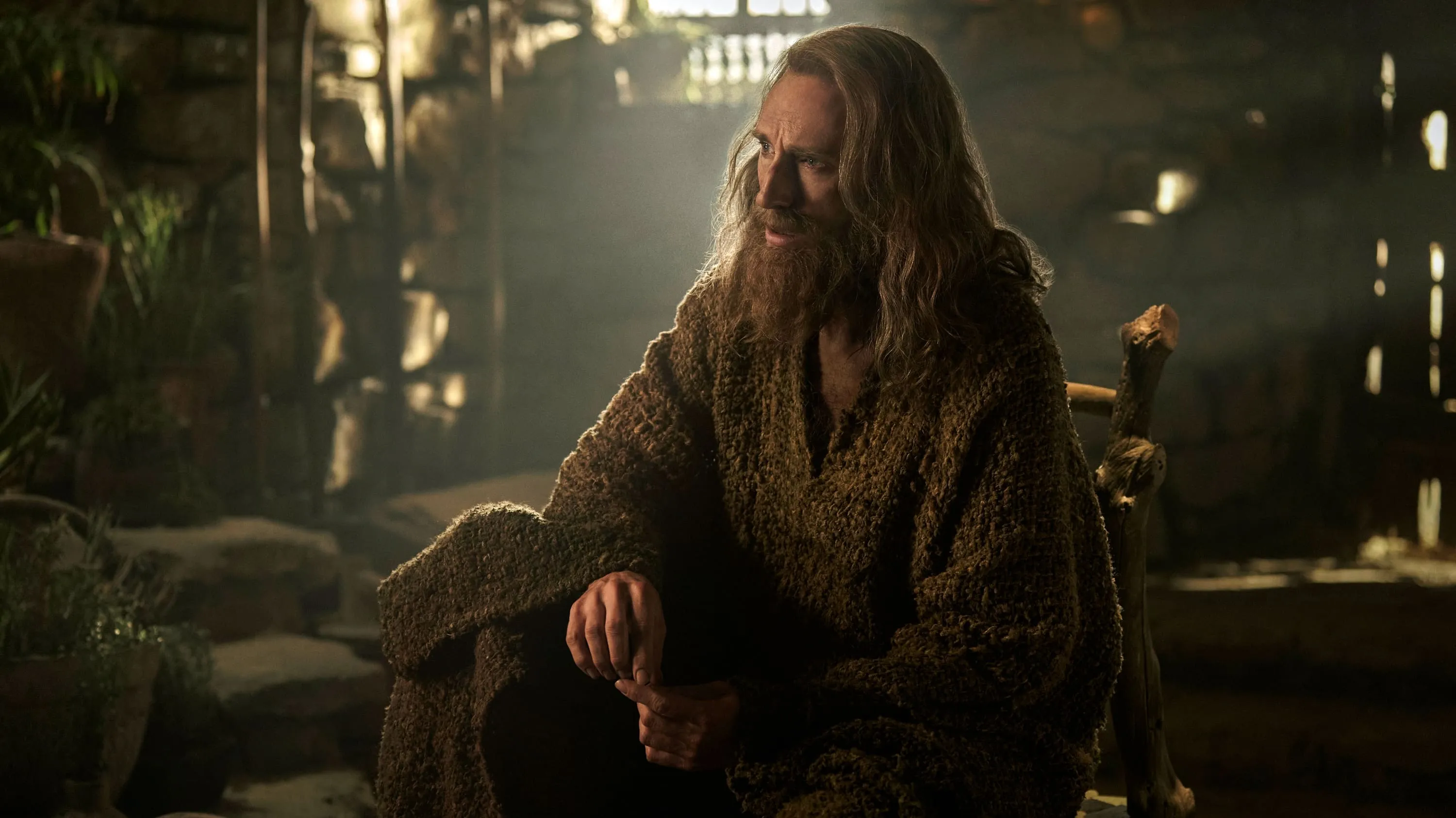 Wie is The Stranger in de Prime Video-serie 'The Lord of the Rings: The Rings of Power'?