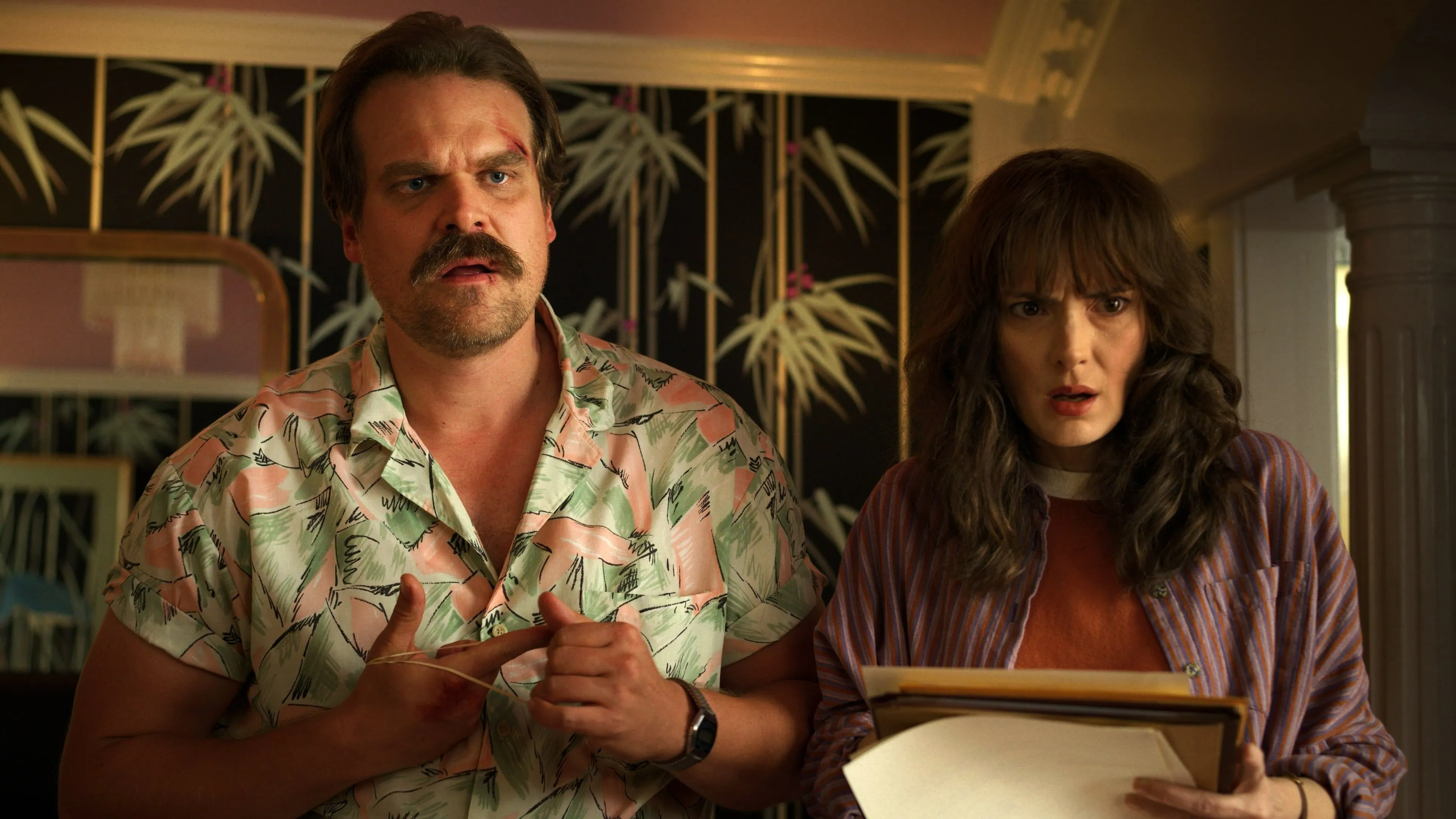 Einde van 'Stranger Things' wordt volgens David Harbour erg emotioneel: "Ongecontroleerd huilen"