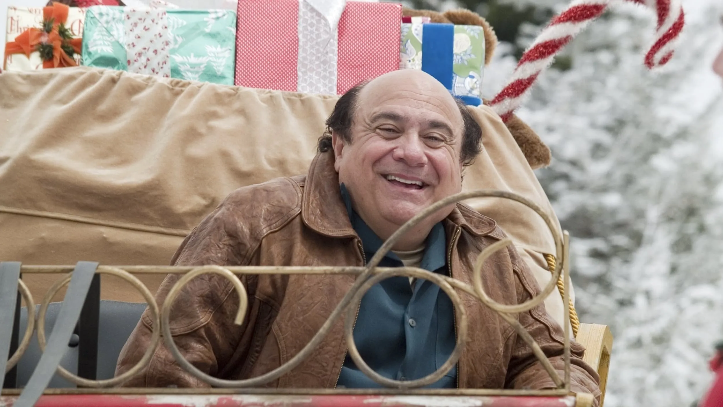 Kerstkomedie met Danny DeVito en Matthew Broderick maakt vandaag zijn intrede op Netflix