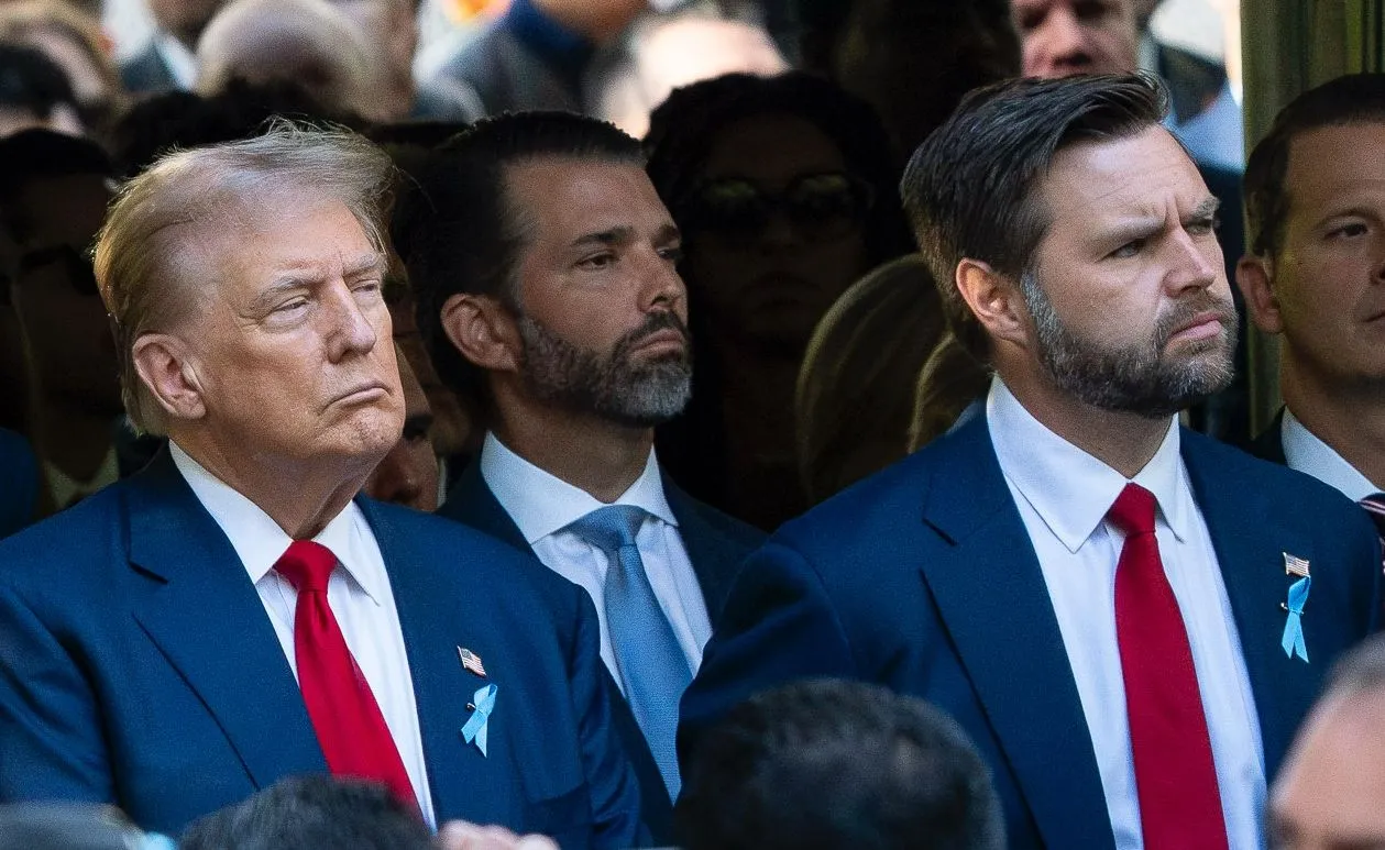 JD Vance verrast vriend en vijand door deze Netflix-serie een “meesterwerk” te noemen