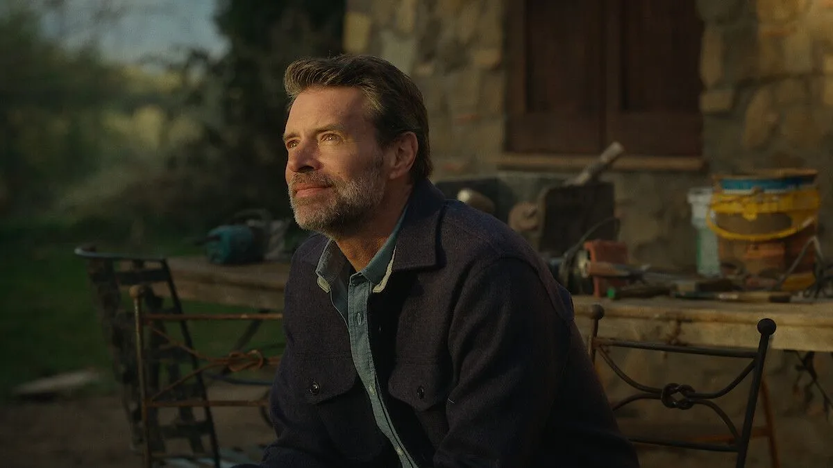 Netflix deelt eerste beelden van nieuwe Valentijnsfilm 'La Dolce Villa' met Scott Foley