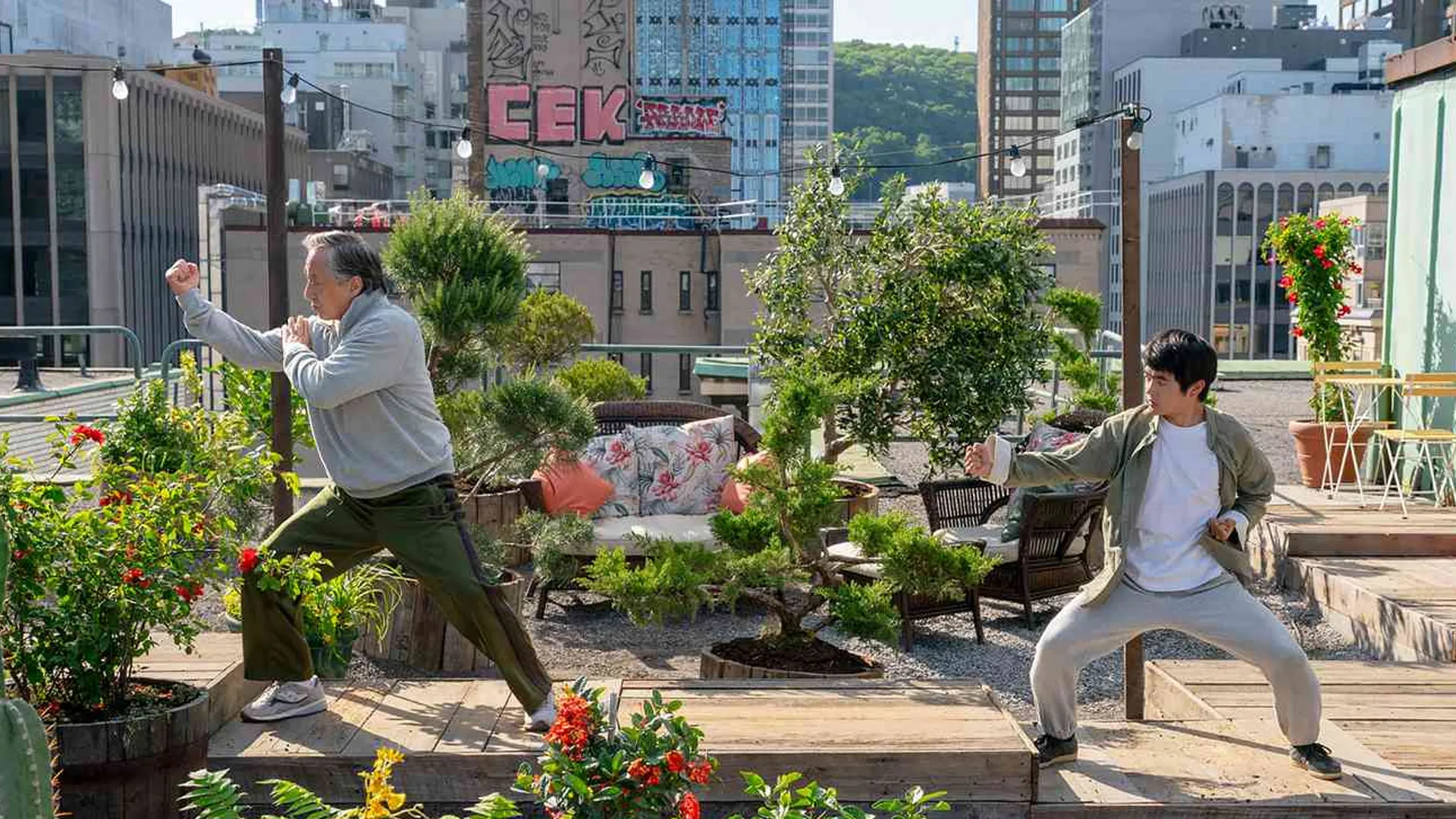 Eerste beelden onthuld van nieuwe Karate Kid-film 'Legends' met Jackie Chan en Ralph Macchio