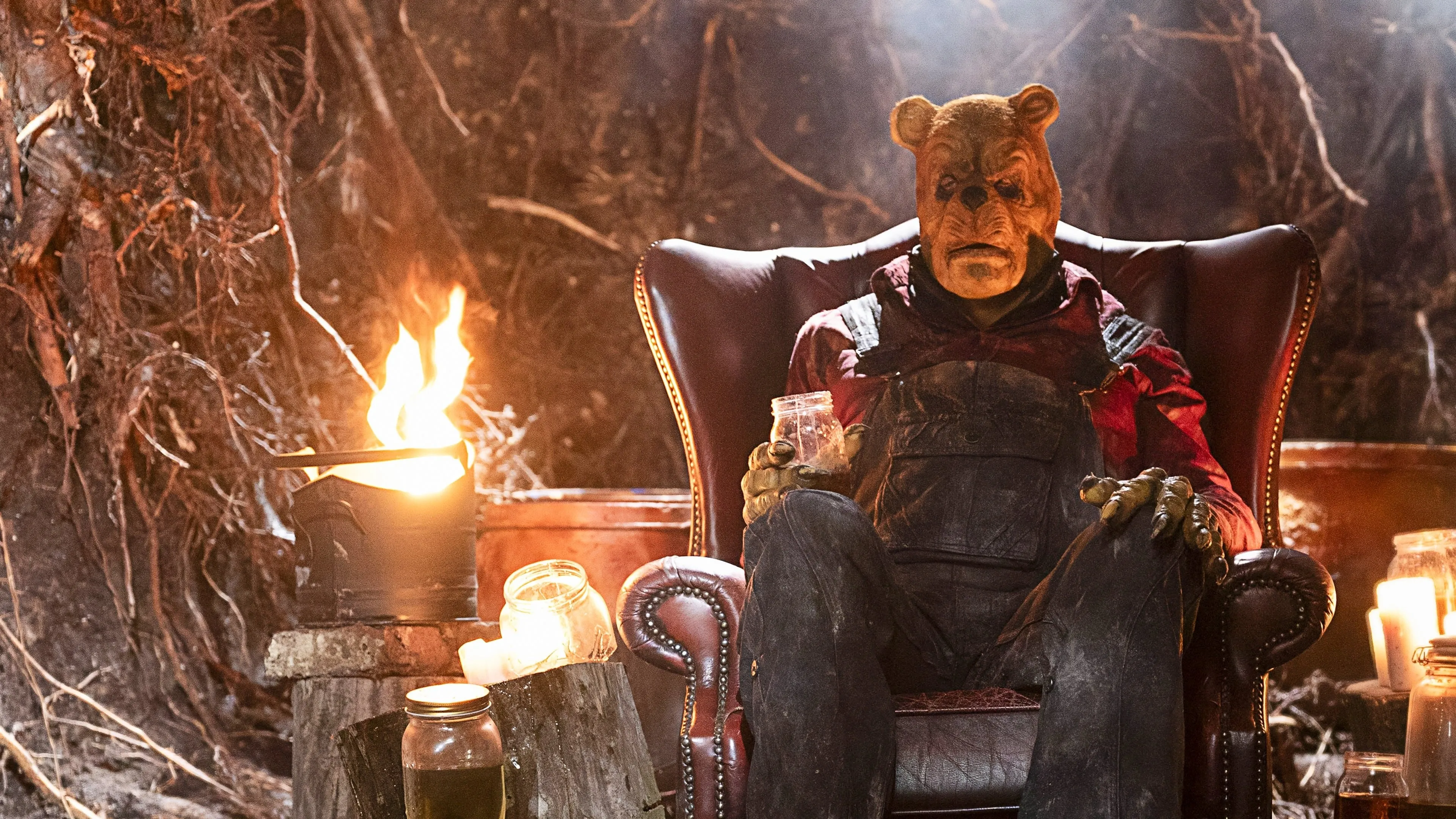 Winnie the Pooh krijgt gezelschap van Mary Poppins in nieuwe horrorfilm 'Monsters Assemble'