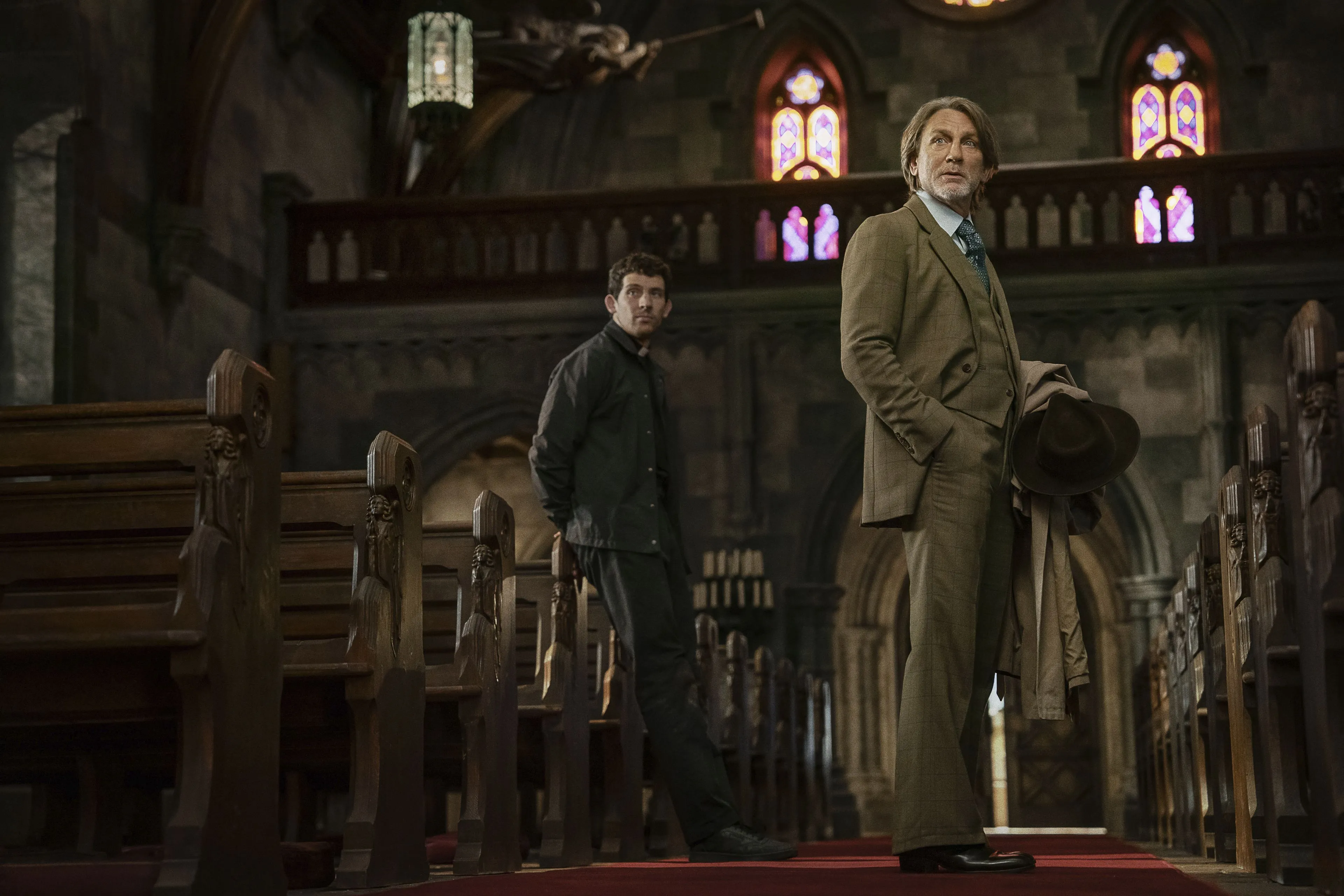 Daniel Craig is terug als detective Benoit Blanc in de nieuwe Knives Out-film 'Wake Up Dead Man'