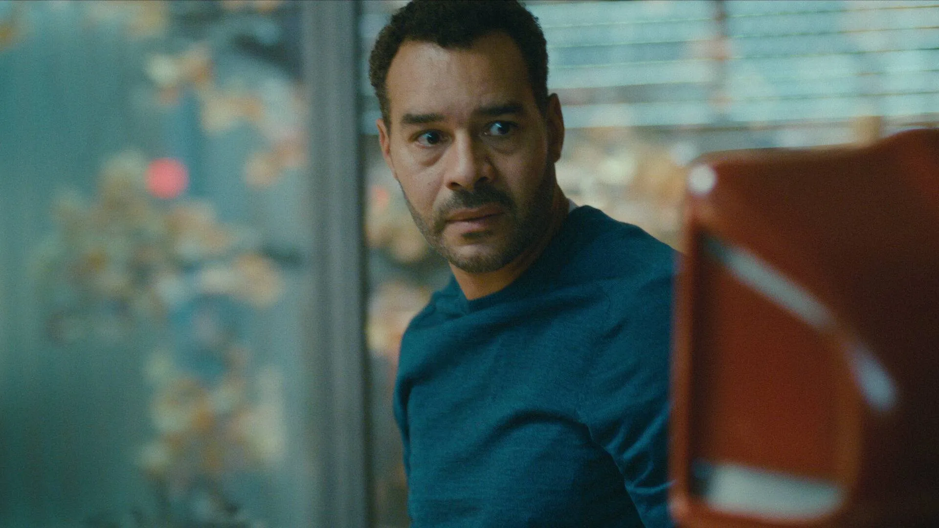 Netflix-kijkers zitten aan de buis gekluisterd voor nieuwe duistere sci-fi-serie: “Gestoord!”