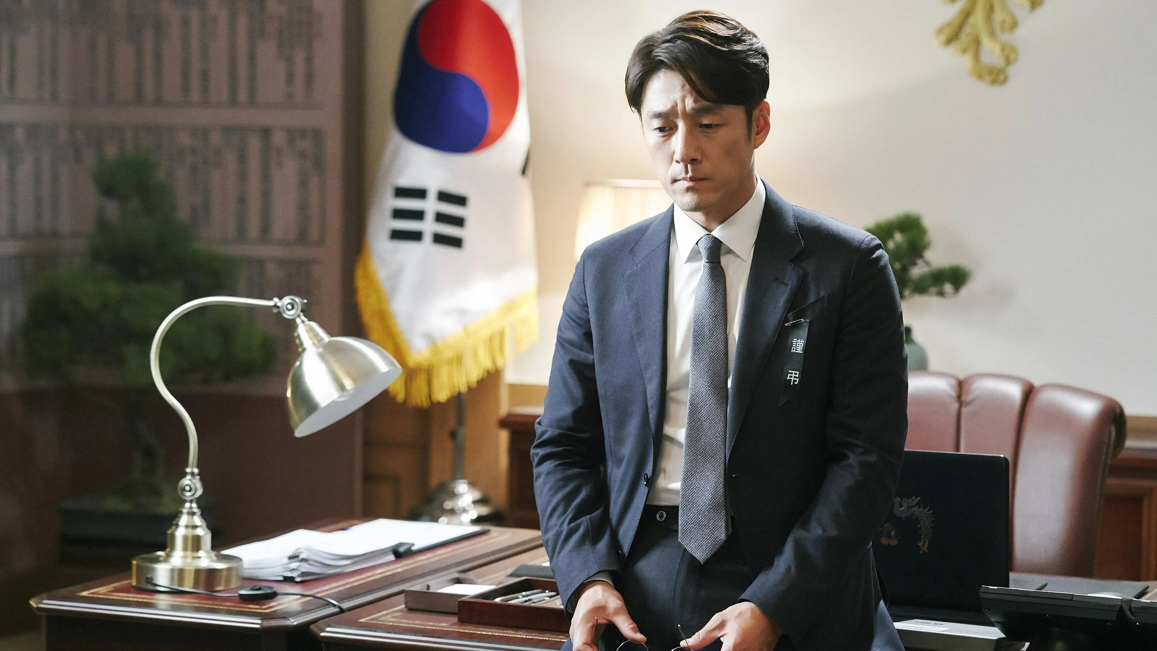 Deze spannende politieke Netflix-hitserie heeft een Koreaanse versie die nog véél beter is