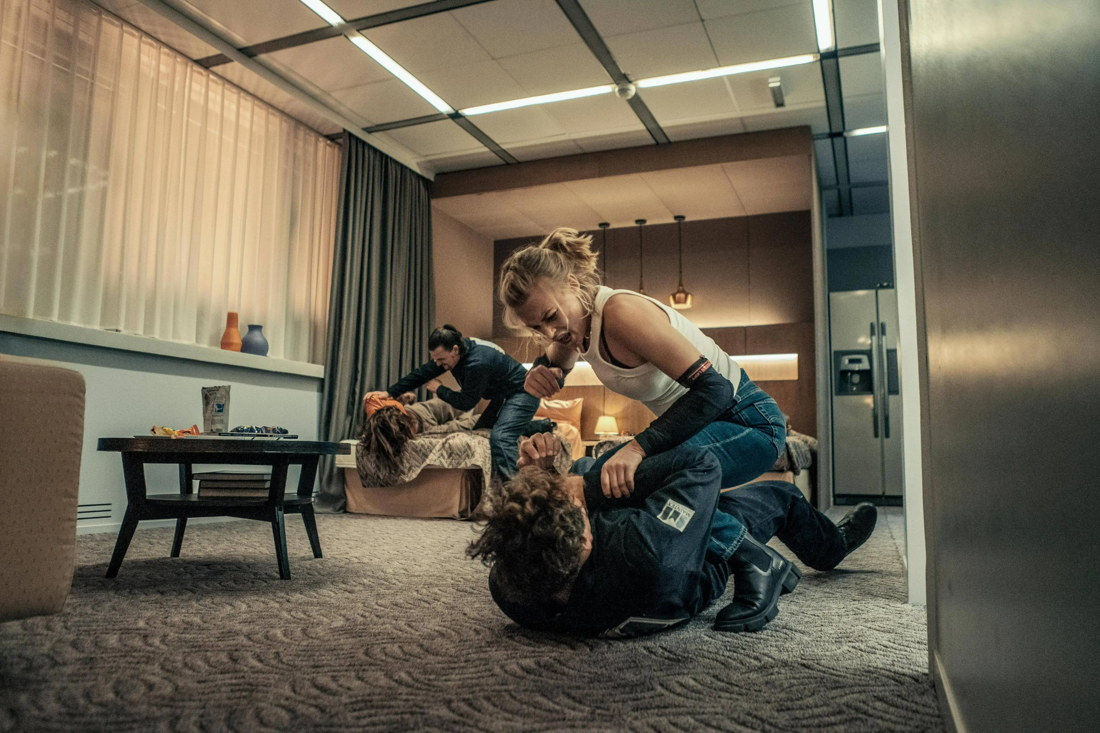 Netflix onthult releasedatum en eerste beelden van Duitse thriller 'Exterritorial'
