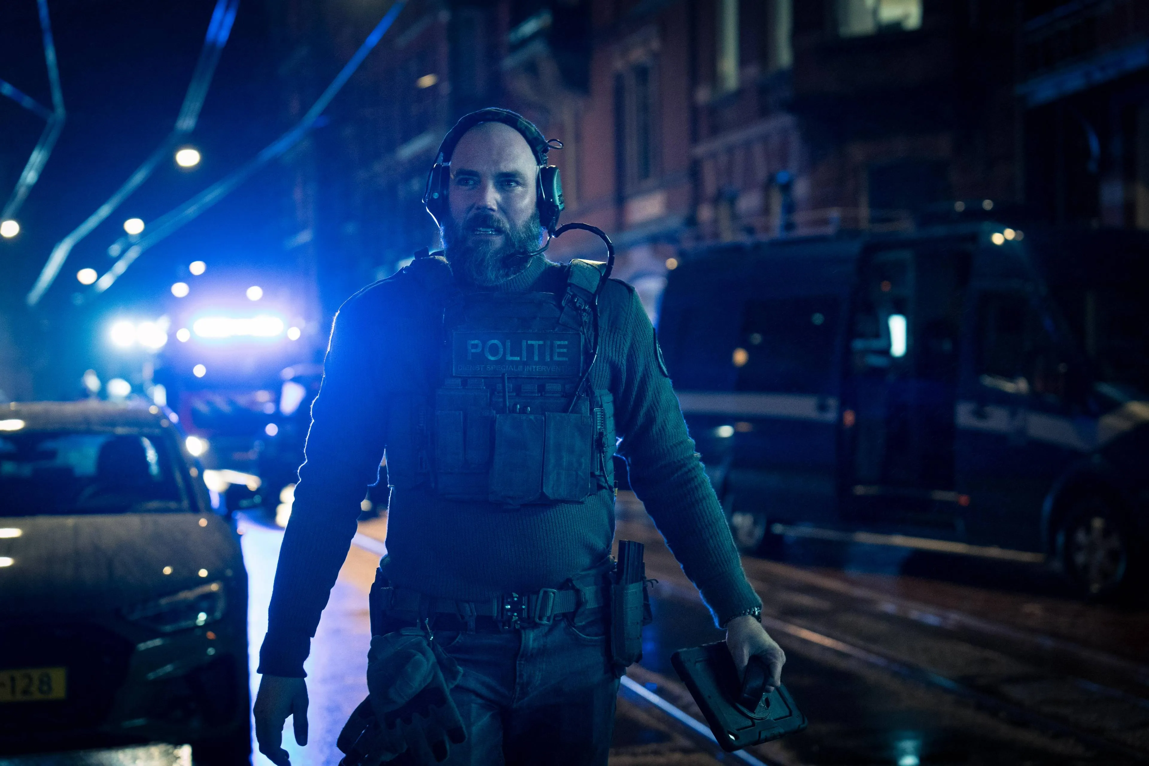 Netflix maakt releasedatum bekend van Nederlandse thriller 'iHostage' en deelt eerste beelden