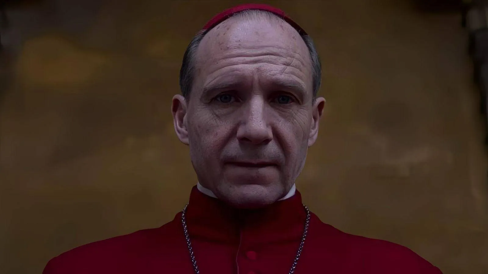 Oscar-bekroonde thriller met Ralph Fiennes en John Lithgow vanaf vandaag te streamen