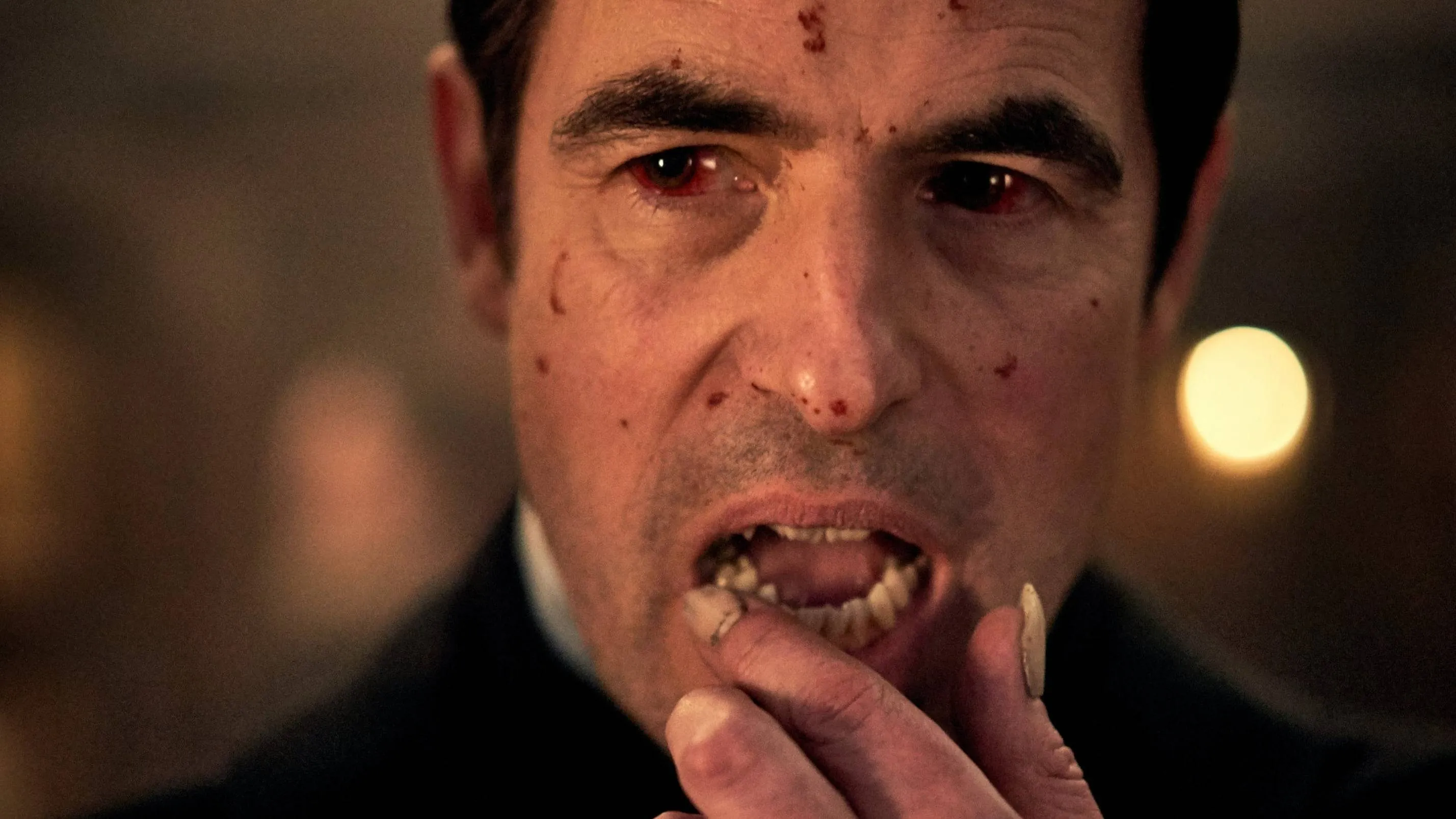 Genoten van 'Nosferatu'? Dan zit je goed met deze Dracula-serie op Netflix: "Het kijken waard!"