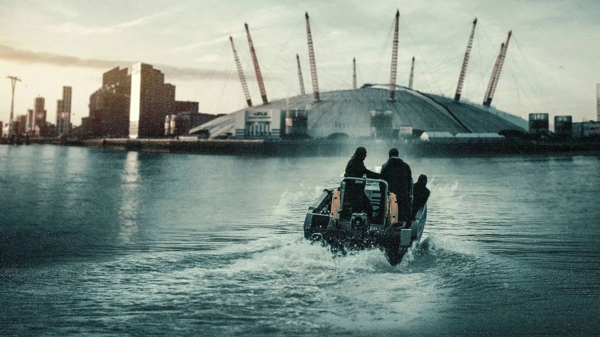 Knotsgekke nieuwe Netflix-serie van 'Snatch'-maker Guy Ritchie vanaf vandaag te zien