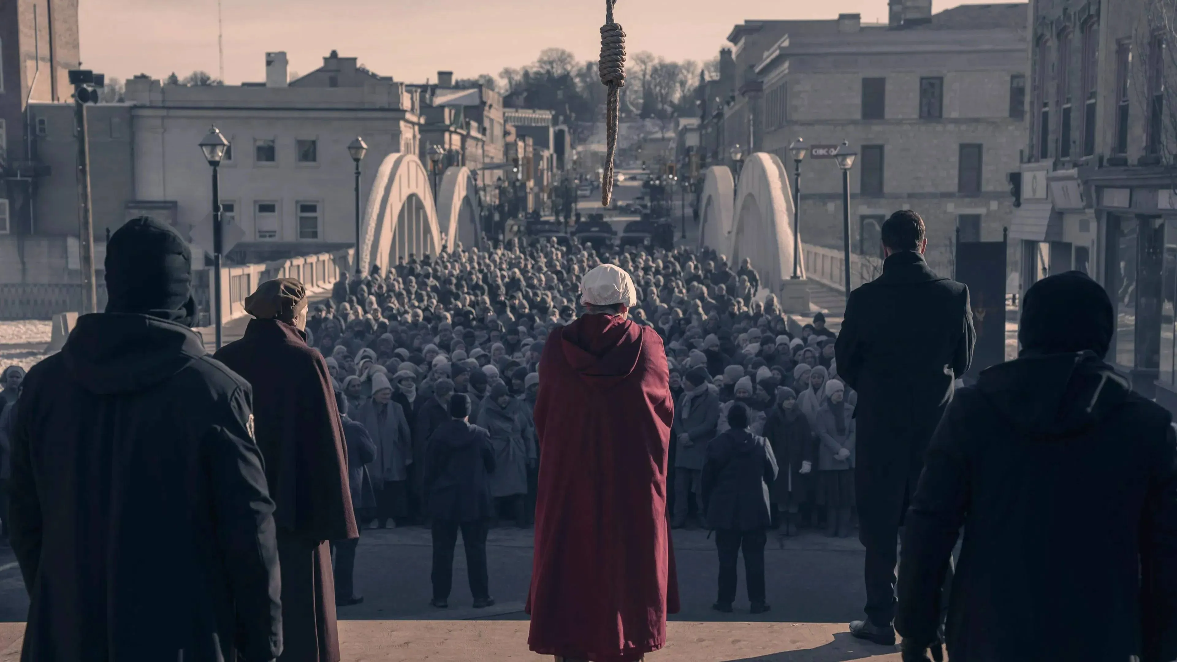 'The Handmaid's Tale'-fans lovend over zinderende finale: "Ik heb ervan genoten!"