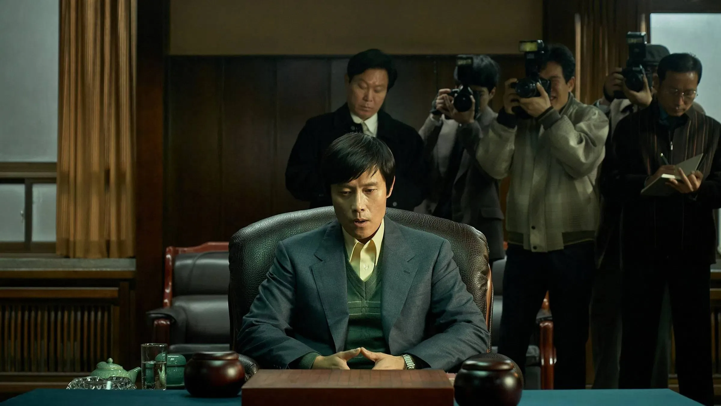 Netflix-kijkers vol lof over dramafilm met 'Squid Game'-acteur Lee Byung-hun: "Zó meeslepend!"