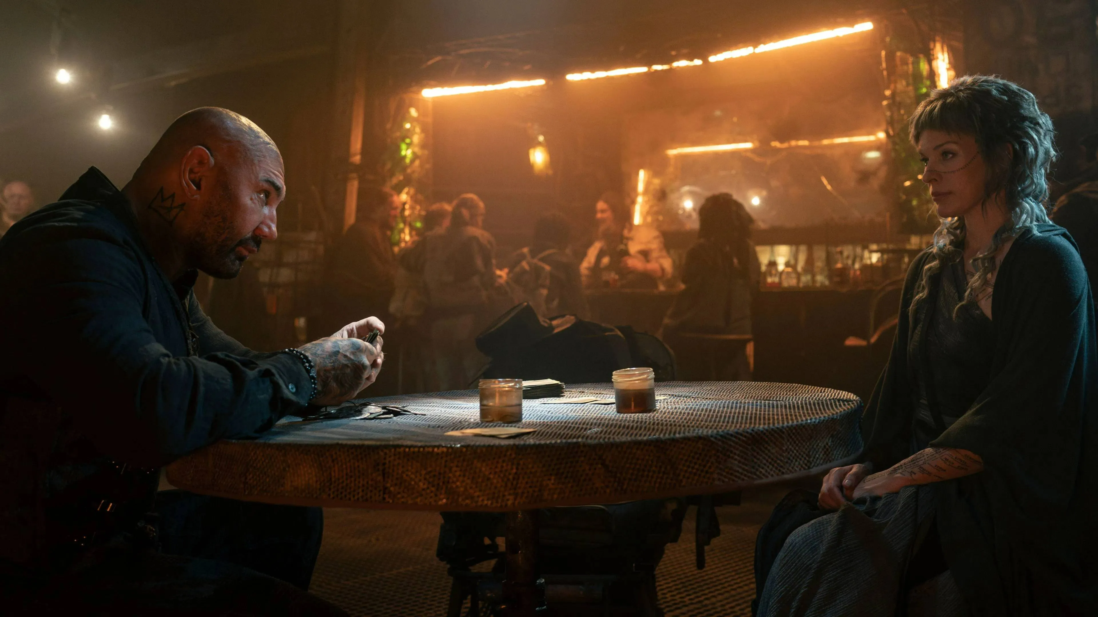 Nieuwe fantasyfilm met Dave Bautista en Milla Jovovich komt naar het kleine scherm