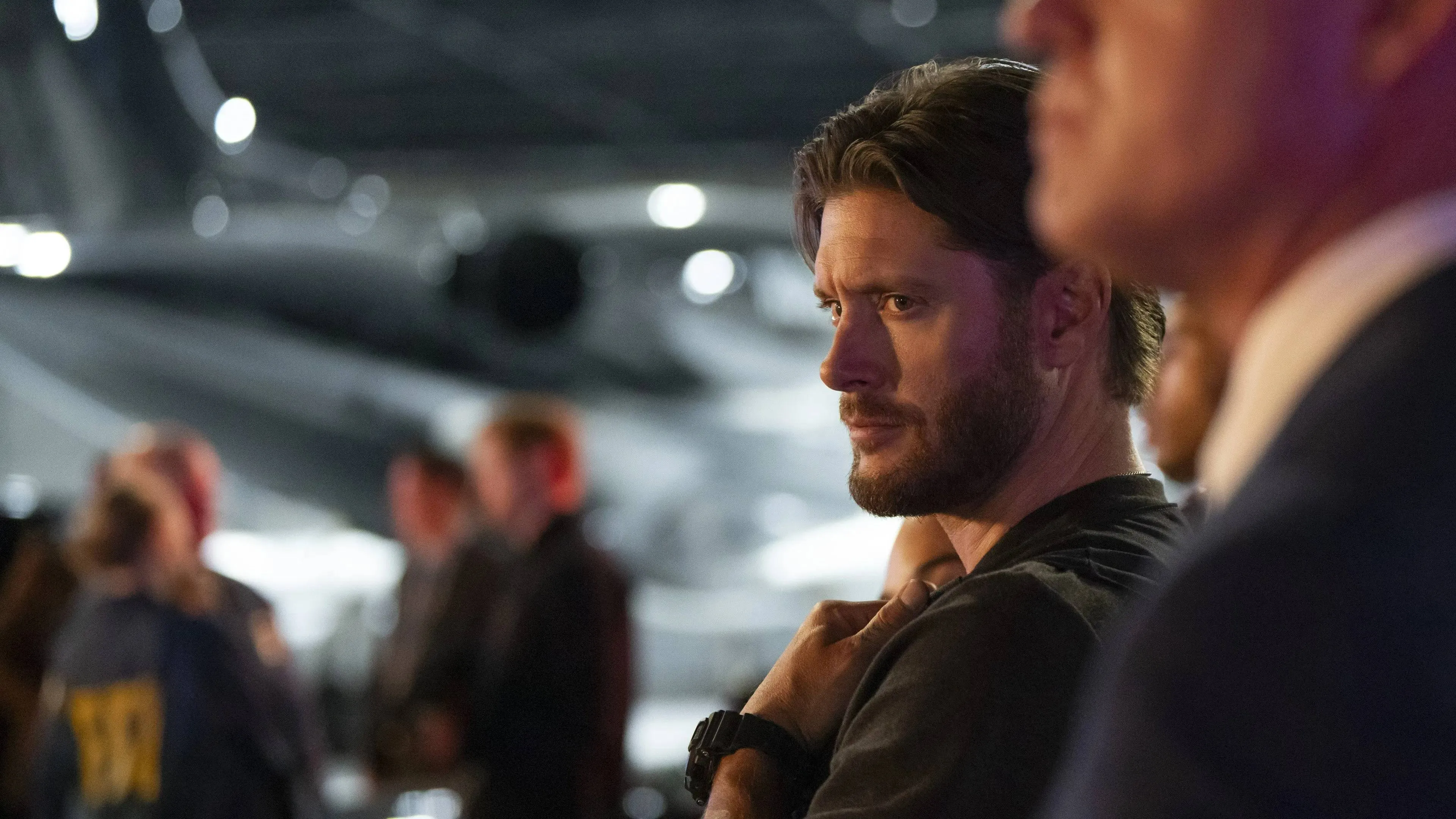 Jensen Ackles en Eric Dane jagen op een terrorist in de eerste trailer van 'Countdown'