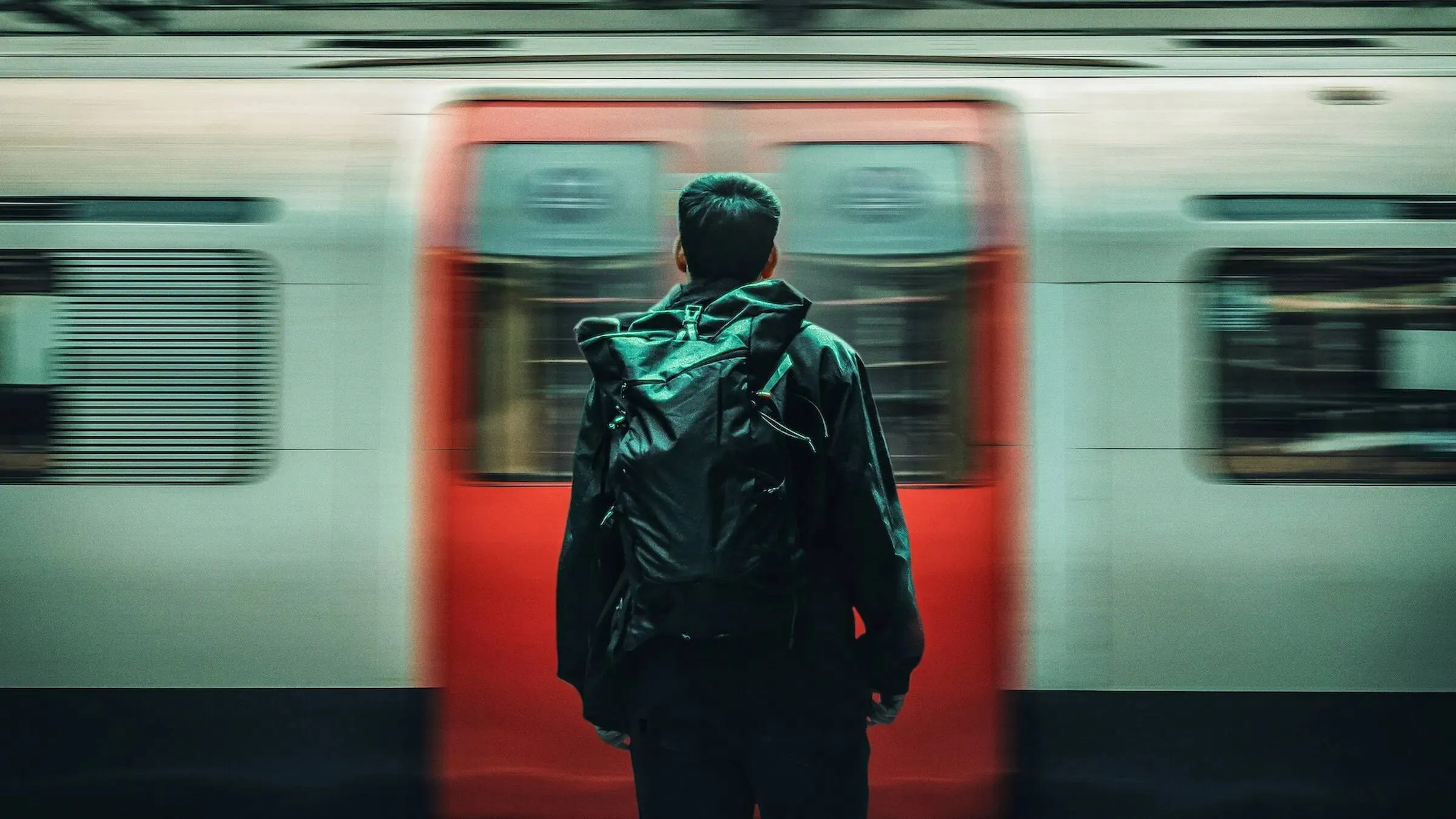 Netflix deelt eerste blik op nieuwe serie over aanslagen in Londen: 'Hunting the 7/7 Bombers'