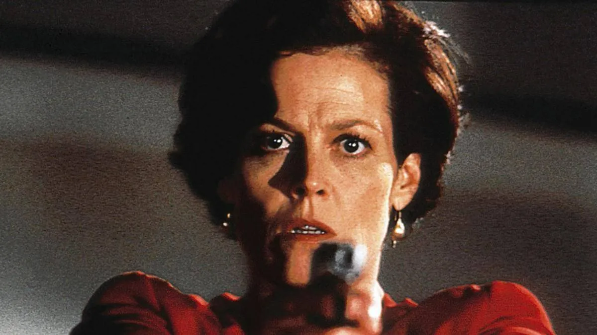 '90s-thriller met Sigourney Weaver scoort op Netflix: "plottwist zie je écht niet aankomen!"