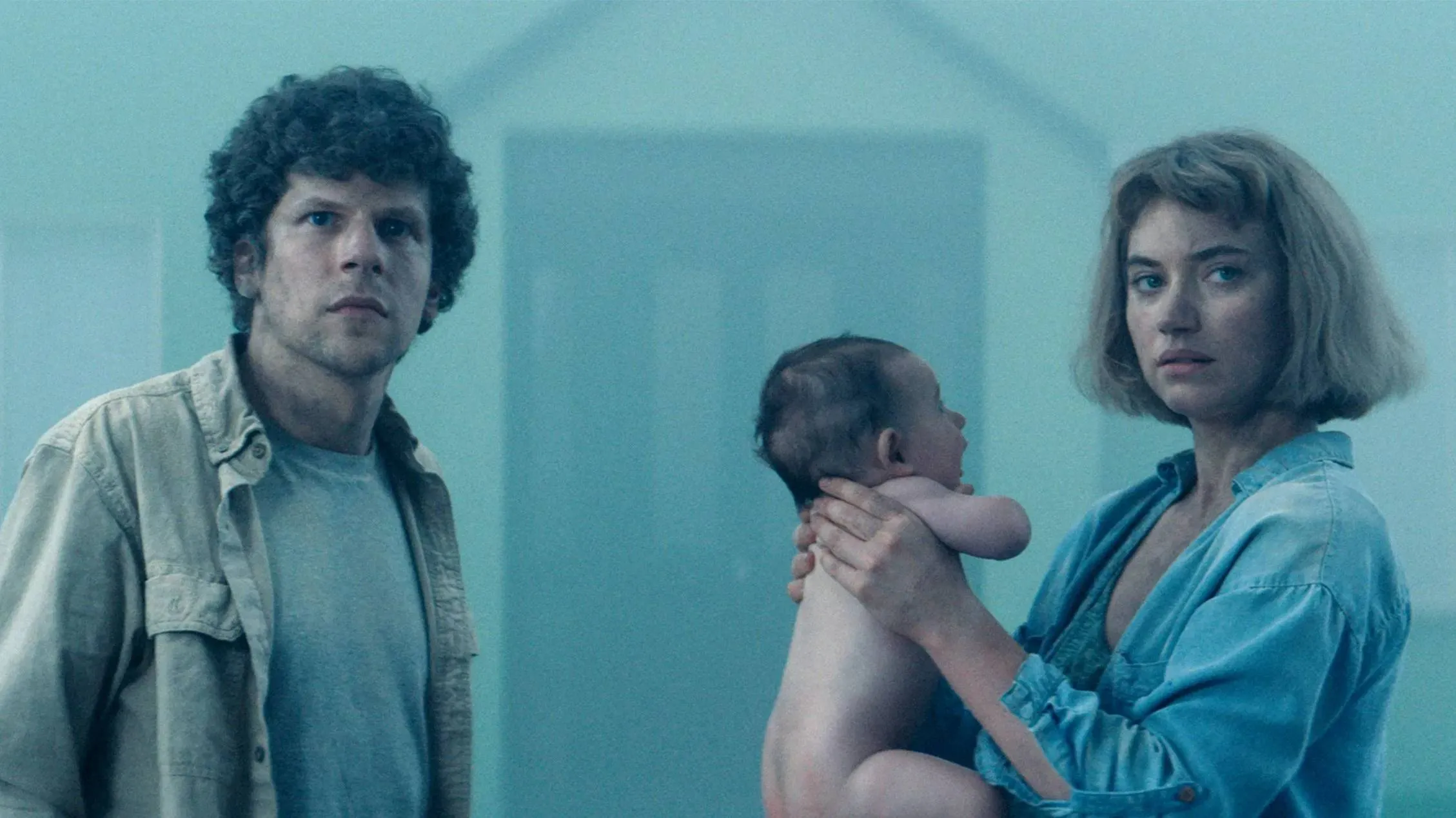 Verlaten straten, een mysterieuze baby en géén uitweg: deze horrorfilm gaat onder je huid zitten