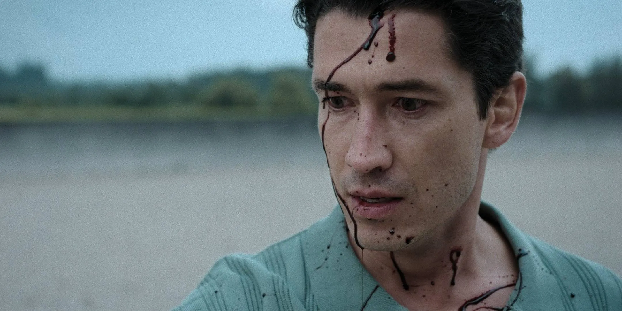 Nieuwe thrillerserie met 'Narcos'-acteur raakt een zéér gevoelige snaar bij Netflix-kijkers