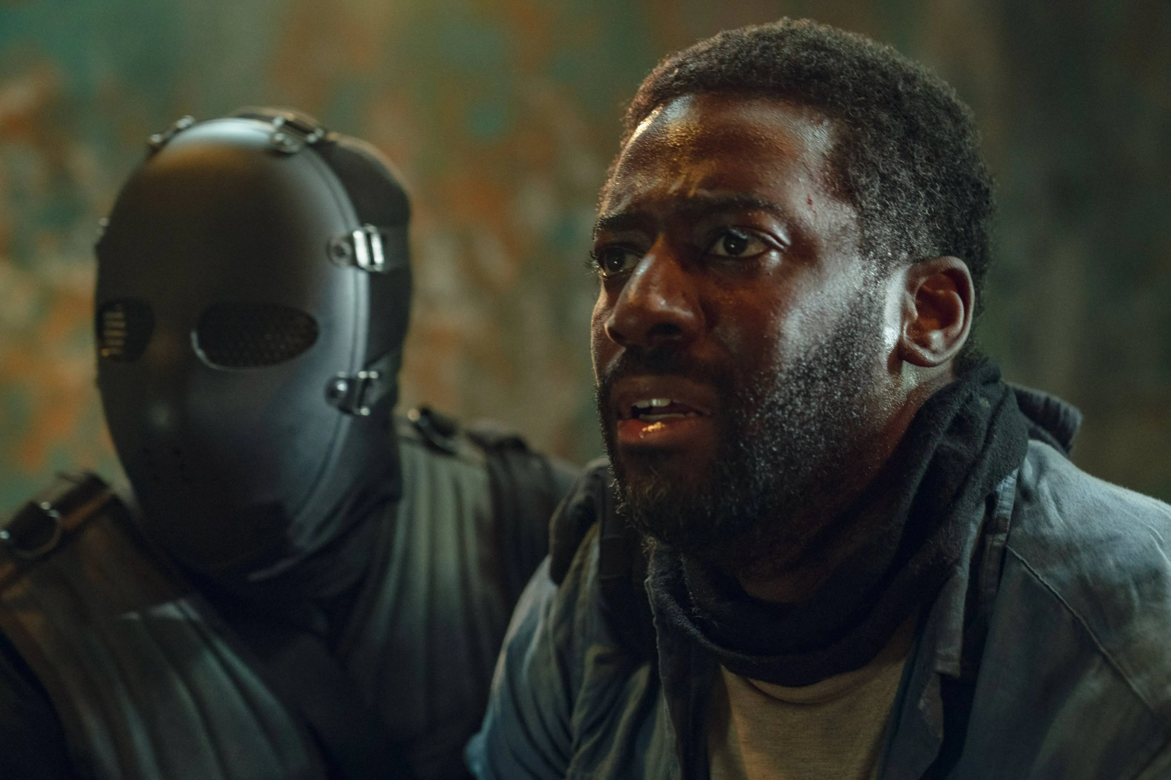 Kijkers én critici zijn laaiend enthousiast over nieuwe Britse Netflix-serie: "Geweldig!"