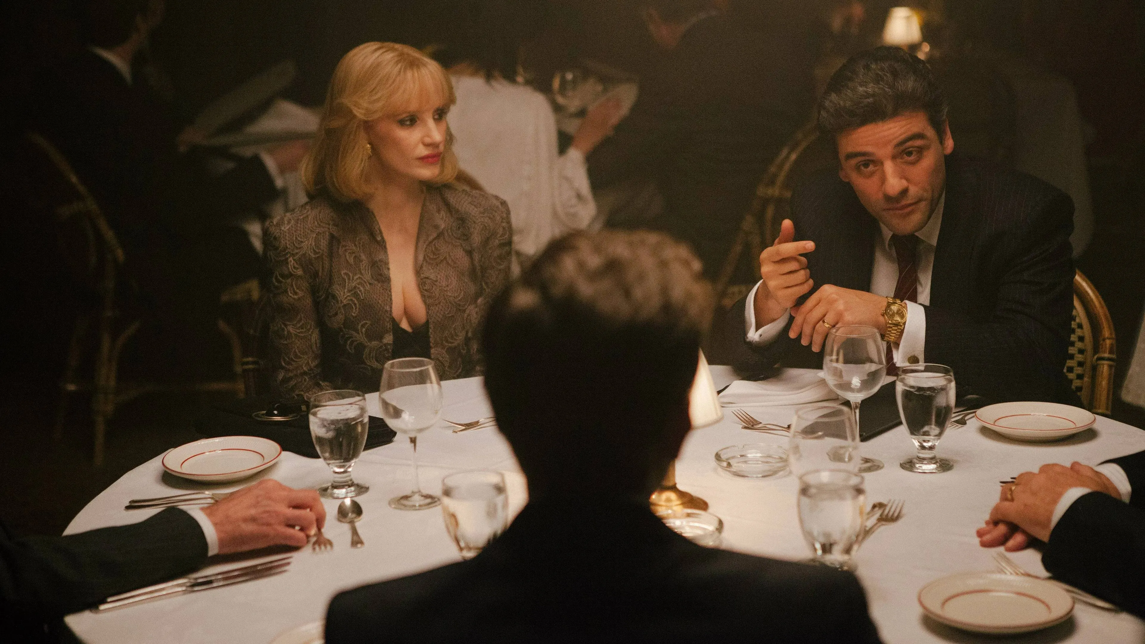 Oscar Isaac kiest voor principes boven macht in deze keiharde misdaadfilm: "rauw en meeslepend"