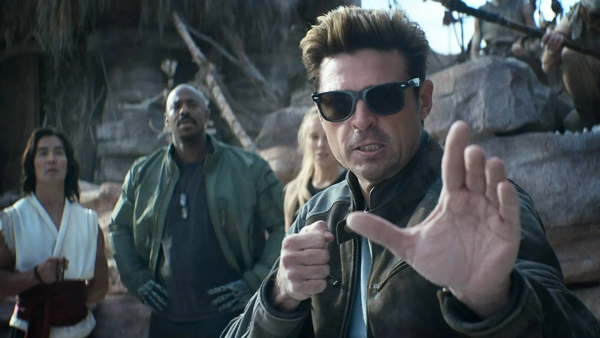 'The Boys'-ster Karl Urban is Johnny Cage in de officiële trailer van 'Mortal Kombat II'
