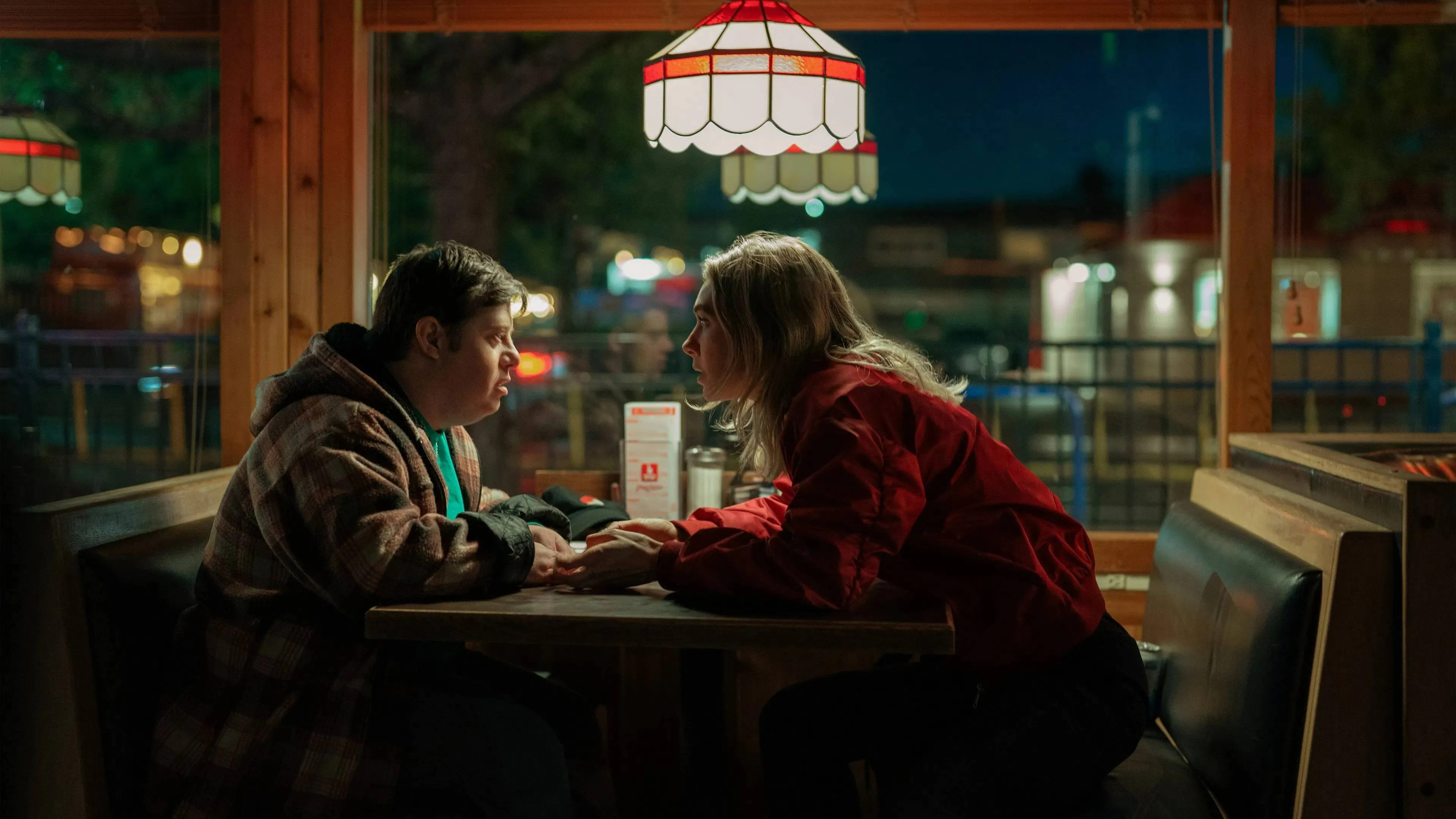 Vanessa Kirby weet met nieuwe Netflix-thriller niet te overtuigen: "Saai en weinig actie"