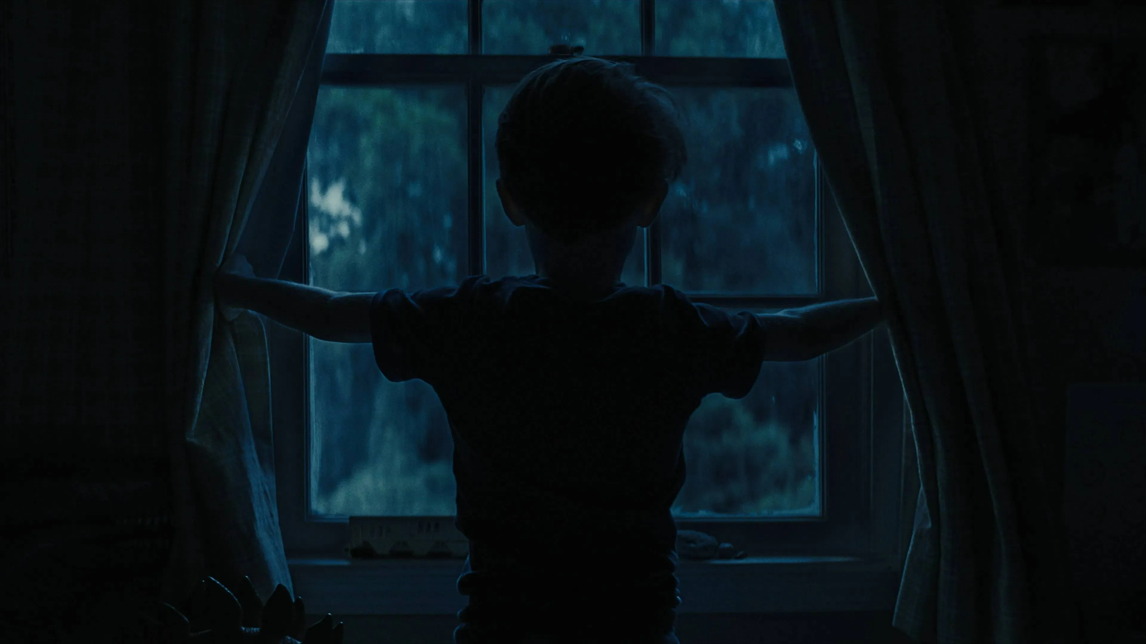 Zach Cregger en Warner Bros. overwegen 'Weapons'-prequel rond mysterieuze Aunt Gladys