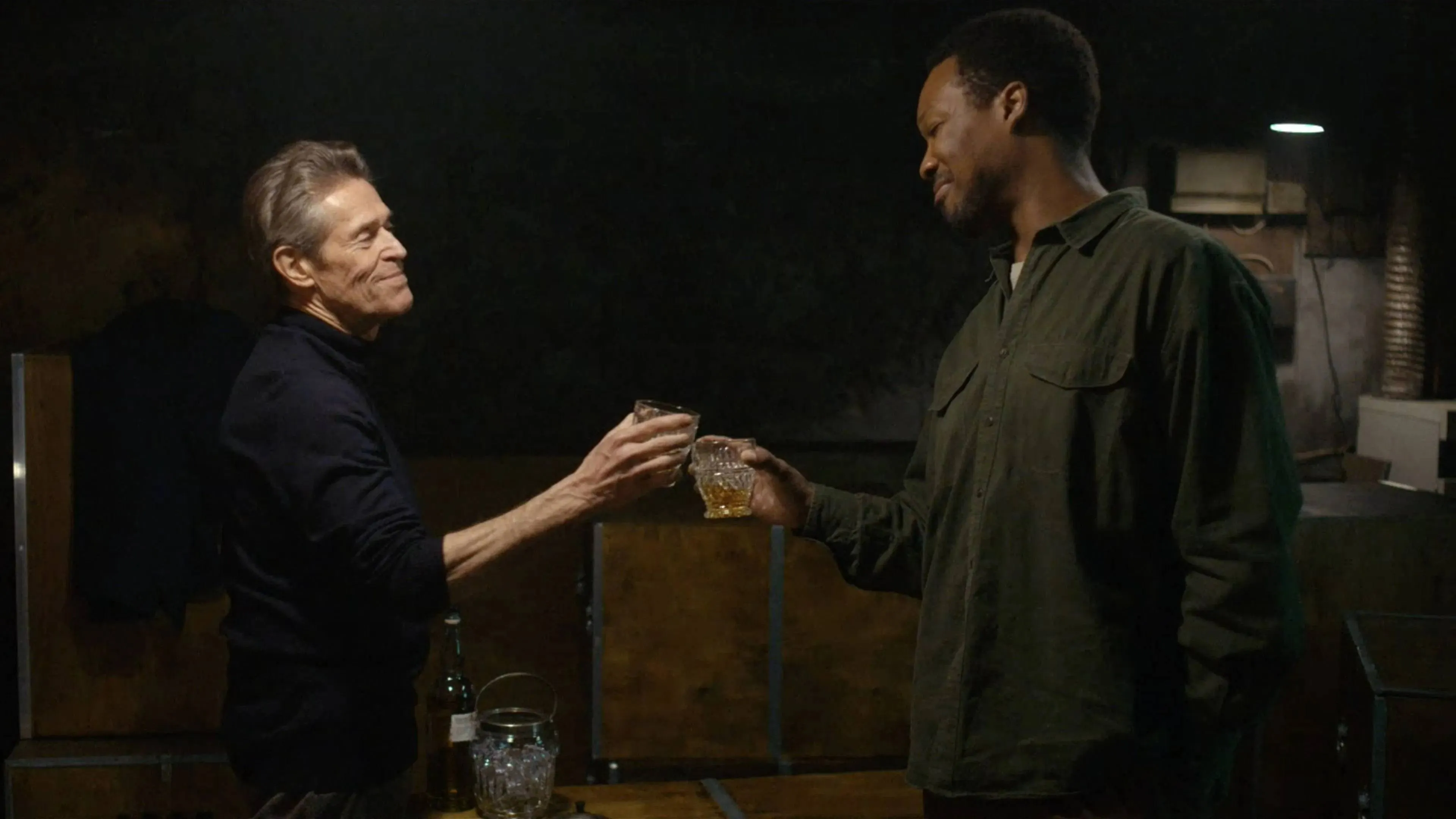 'The Man in My Basement' trailer: Willem Dafoe daalt af in de kelder van het kwaad