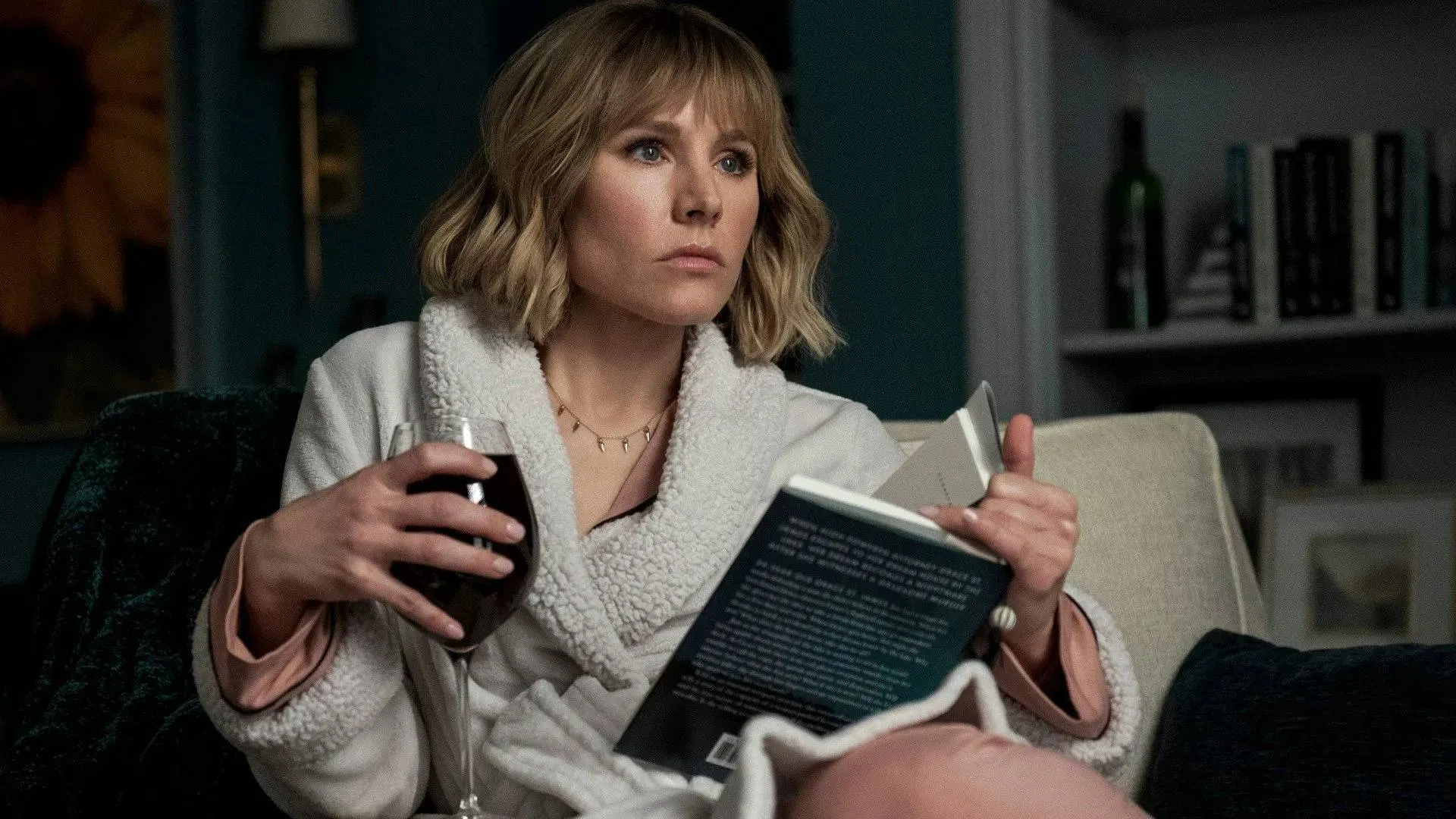 Spanning, wijn en waanzin: Netflix serveert een thriller die zo absurd is dat je blijft kijken