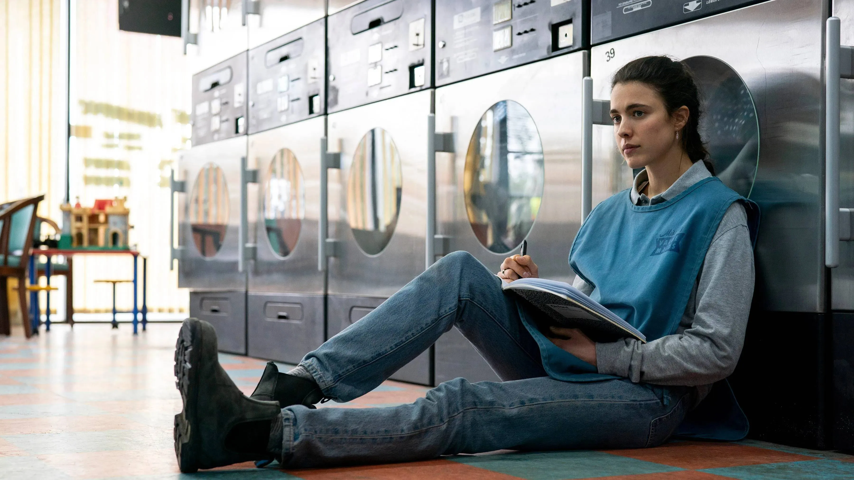 Margaret Qualley blikt terug op haar rol in populaire Netflix-serie: "Ongelooflijk intens!"