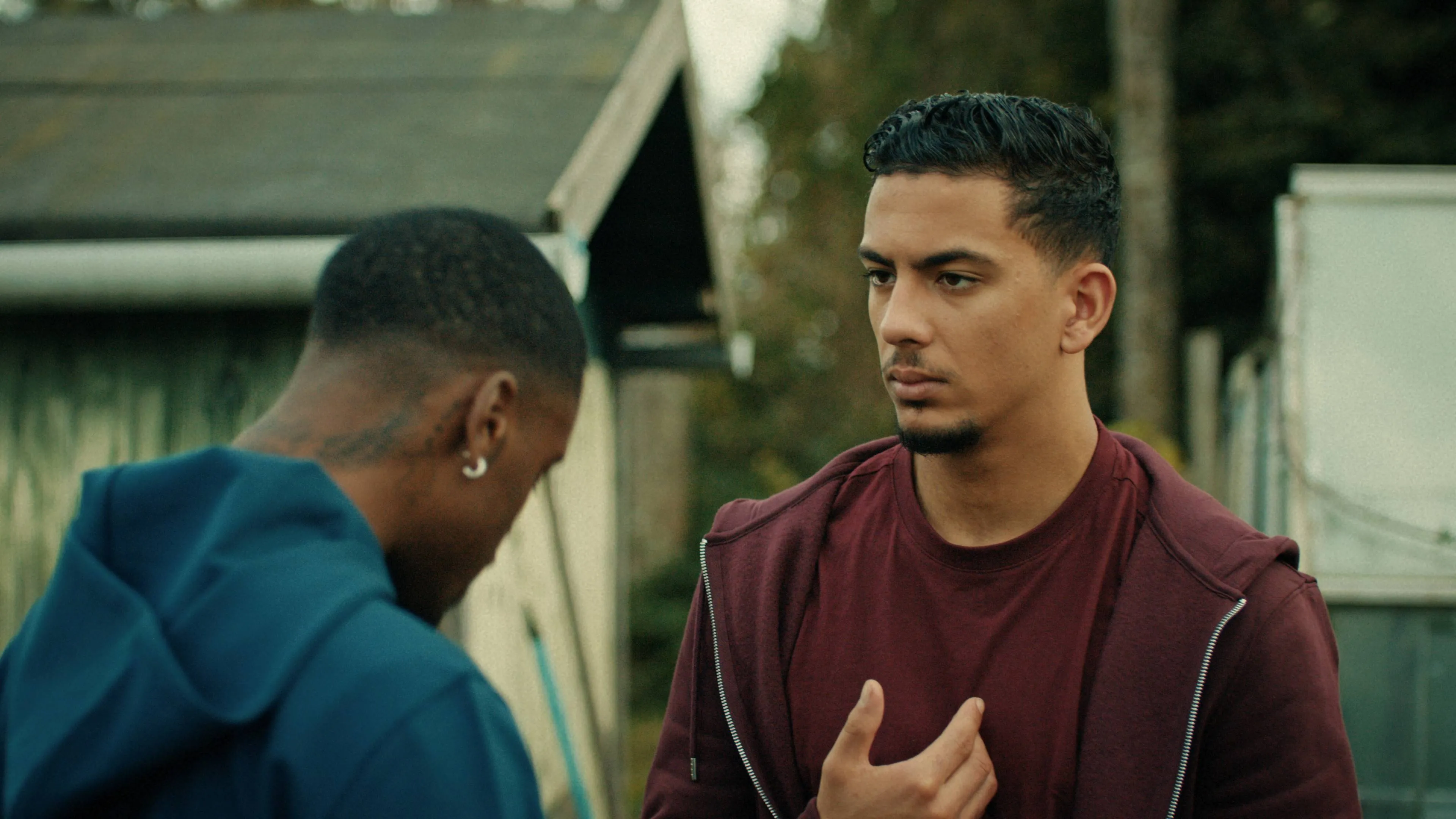 Nieuwe Nederlandse misdaadfilm 'Zwijgrecht' onthult keiharde officiële trailer