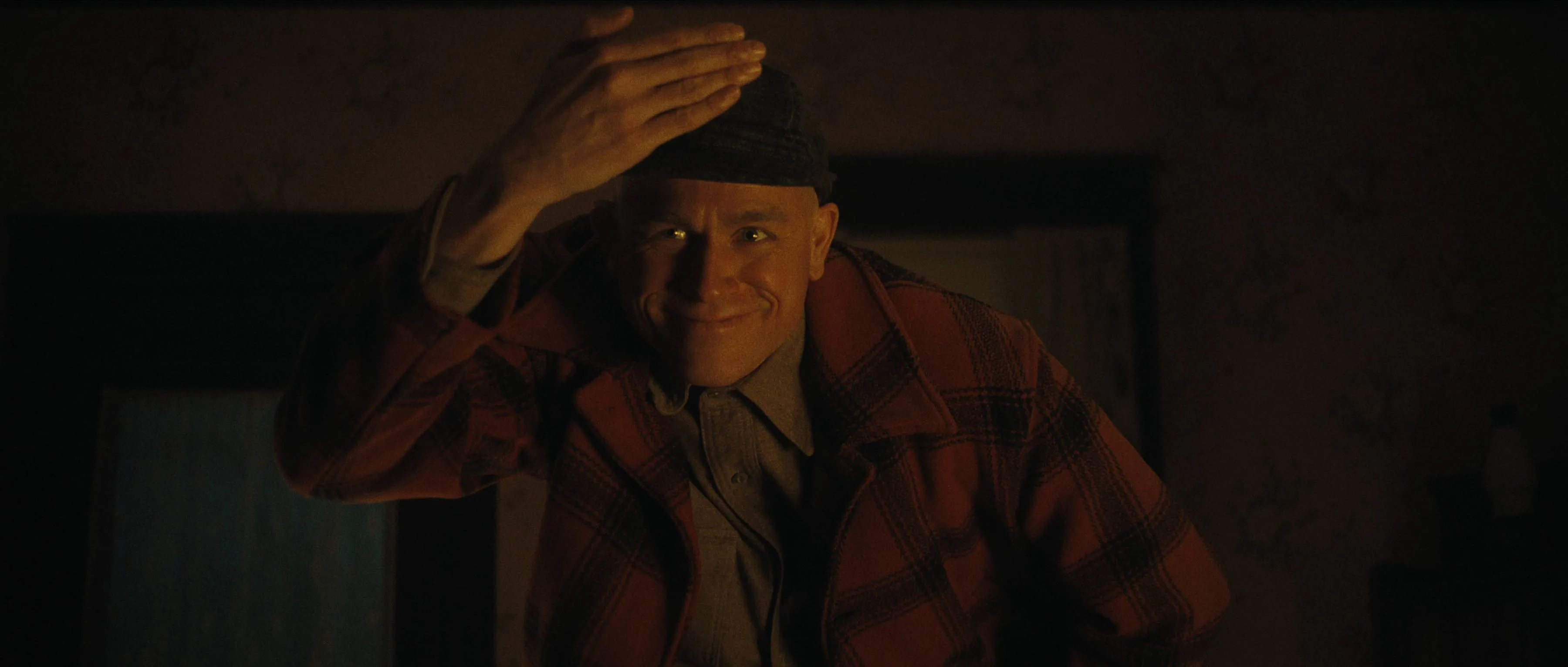 Monster__The_Ed_Gein_Story_n_S1_E3_00_20_01_23R