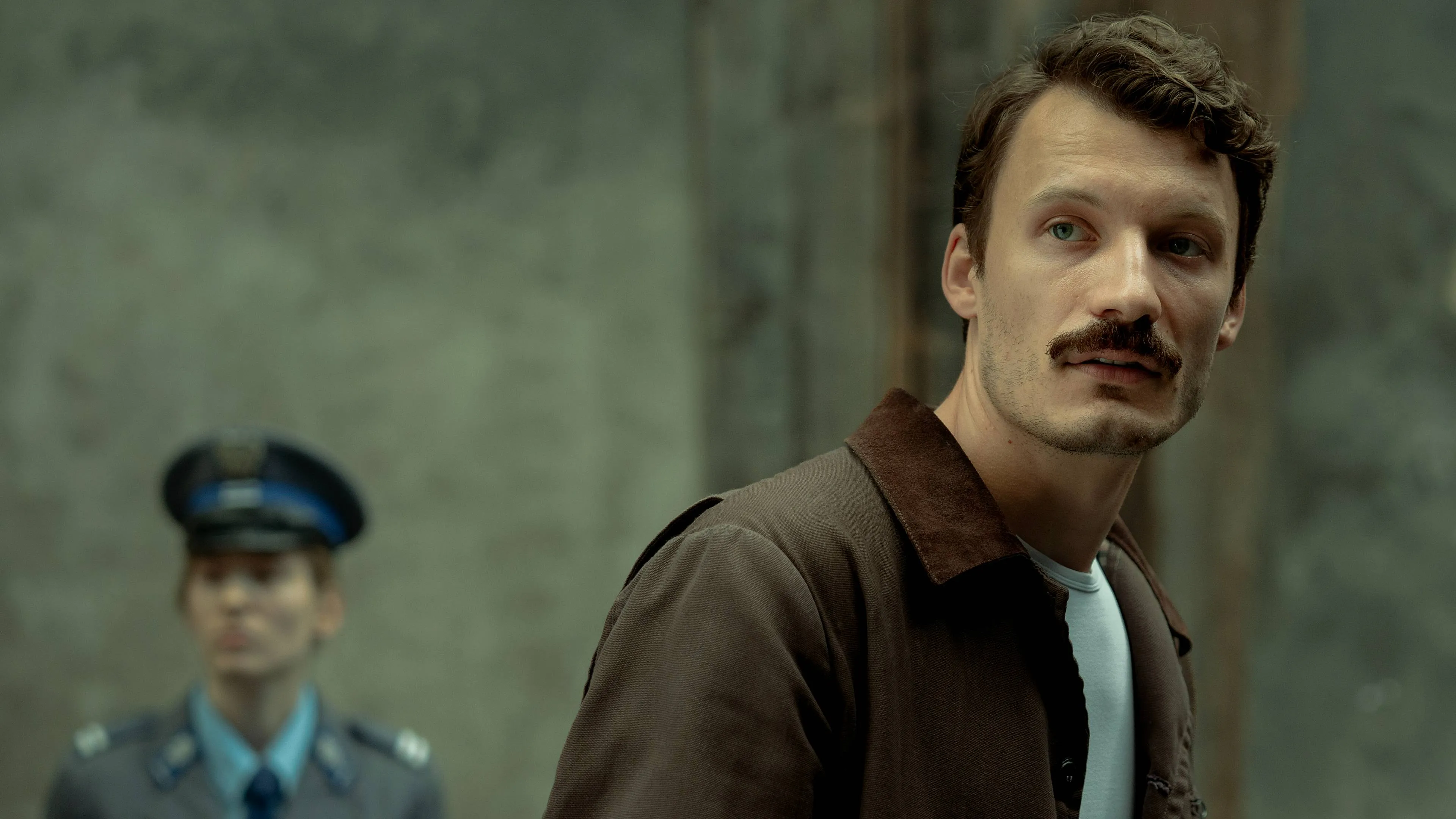 Volkslegende over een mysterieuze zwarte auto komt tot leven in nieuwe Netflix-thriller