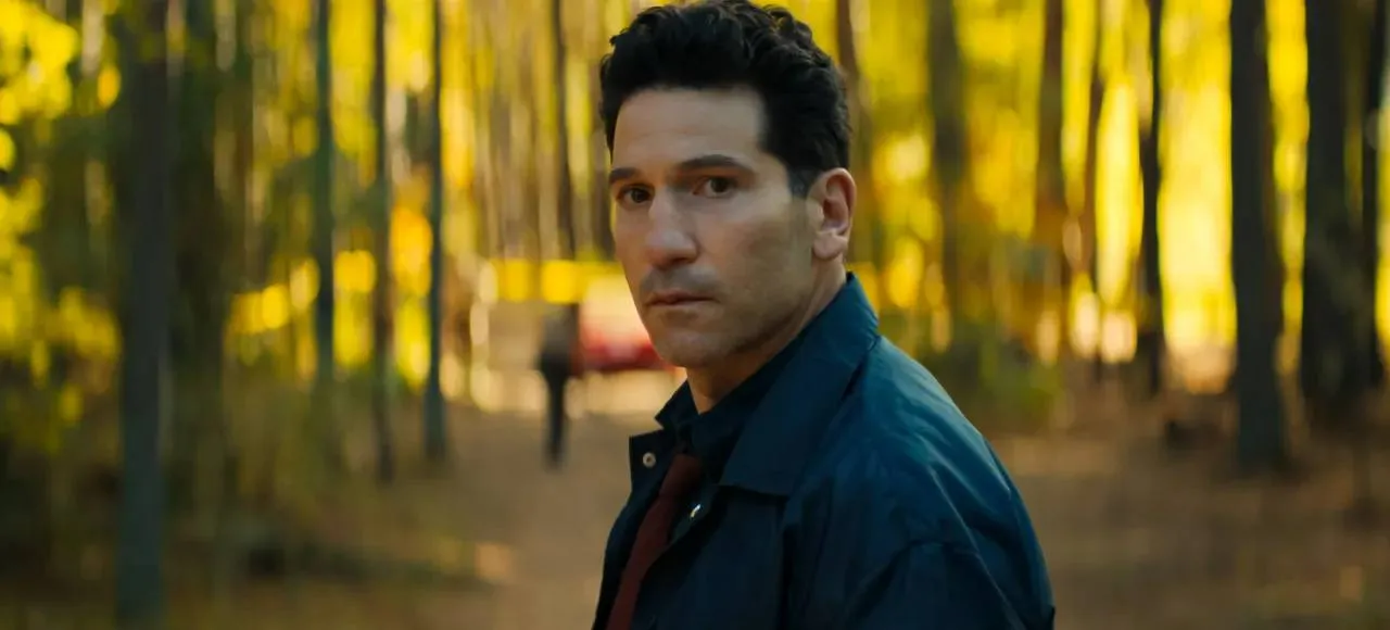Netflix onthult officiële trailer van nieuwe thrillerserie met Jon Bernthal