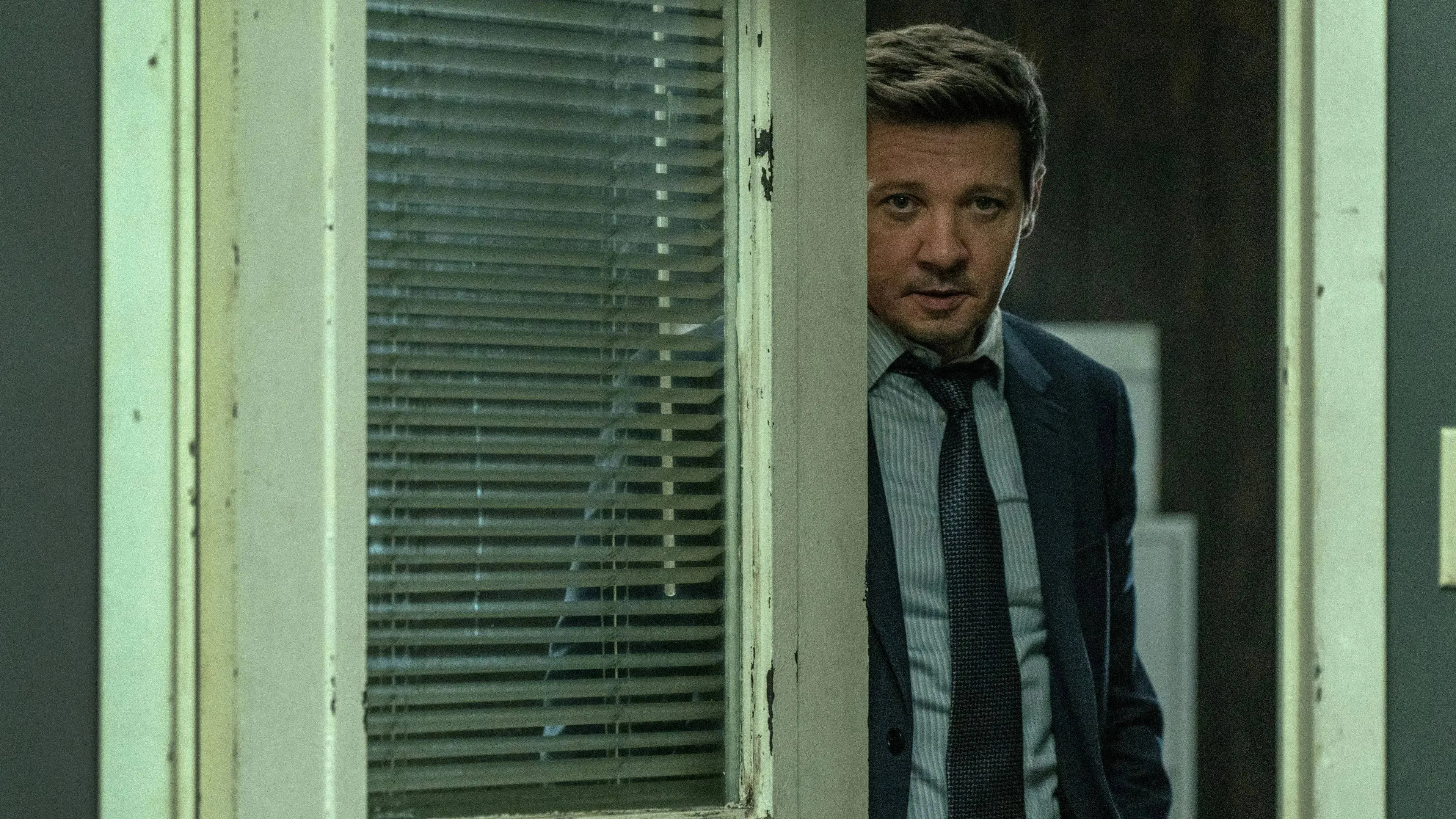 Jeremy Renner is terug als Mike McLusky in de trailer van 'Mayor of Kingstown' seizoen 4